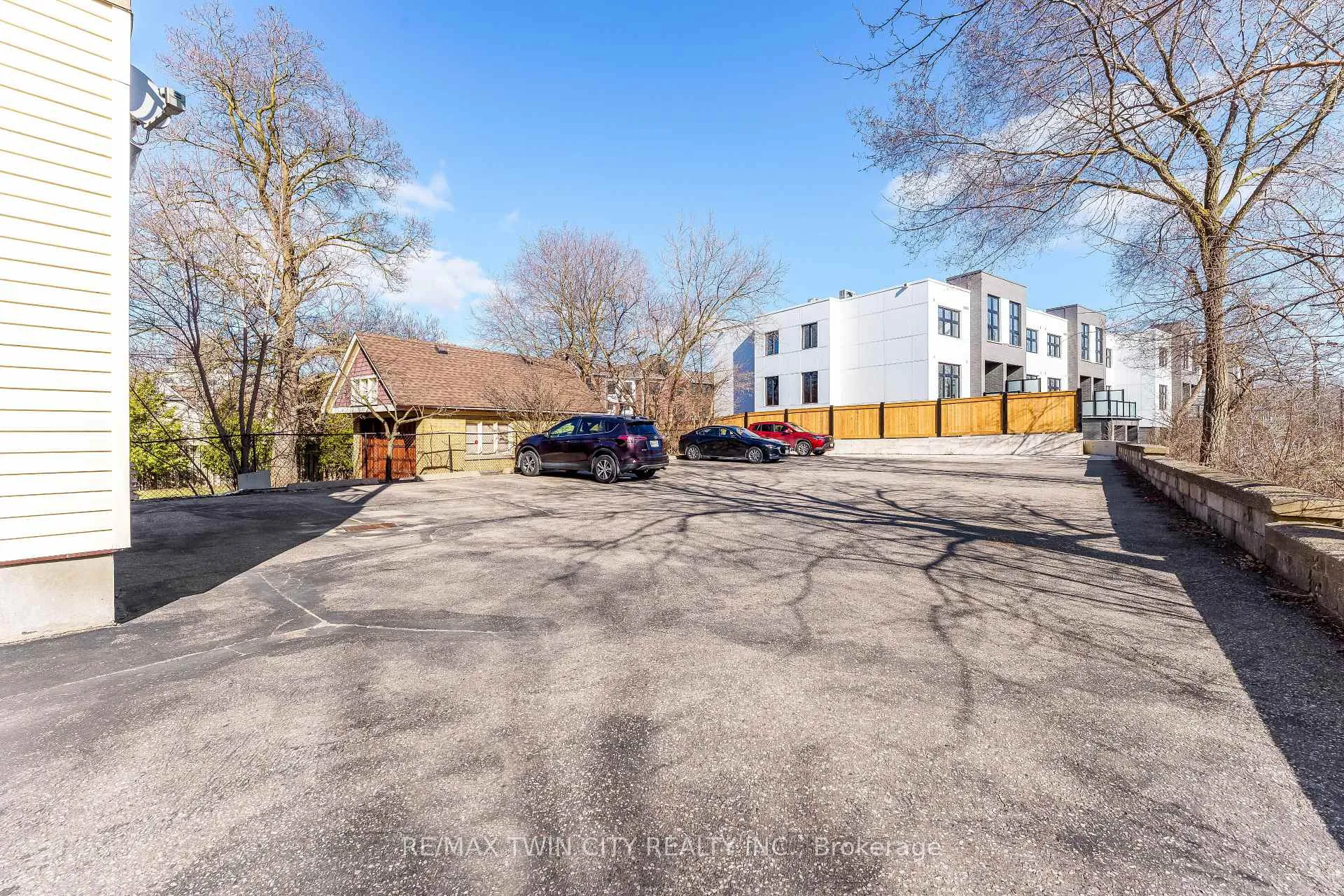 Photo 28 of Unit upper, 561 Queen Street S, Kitchener, Mill Courtland Woodside Park — HOMEH