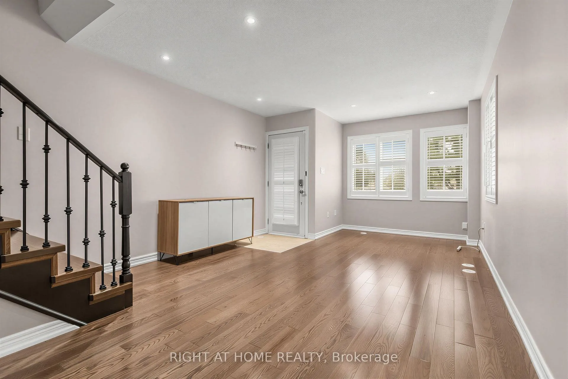 Photo 3 of 2628 Bur Oak Avenue, Markham, Cornell — HOMEH