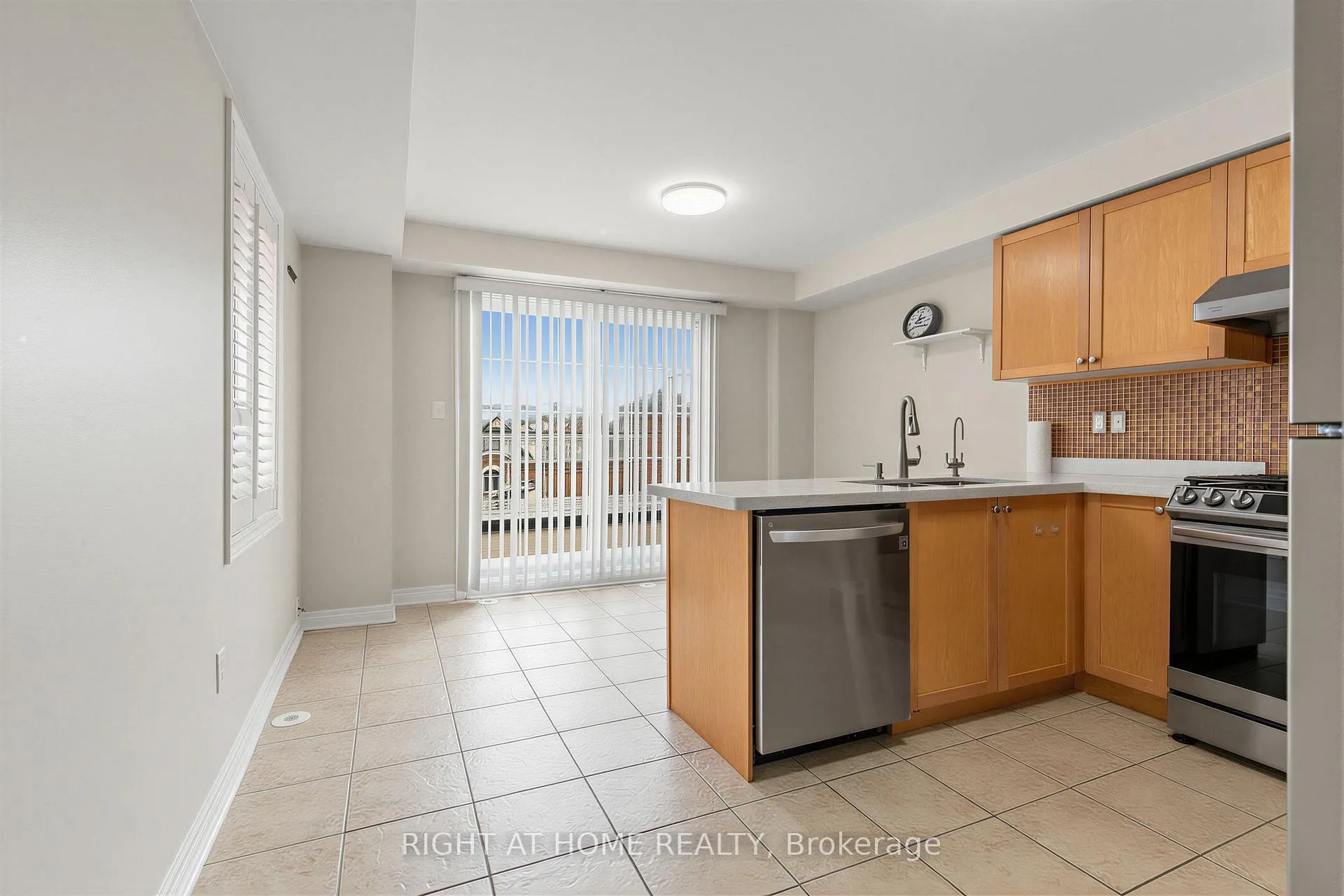 Photo 11 of 2628 Bur Oak Avenue, Markham, Cornell — HOMEH