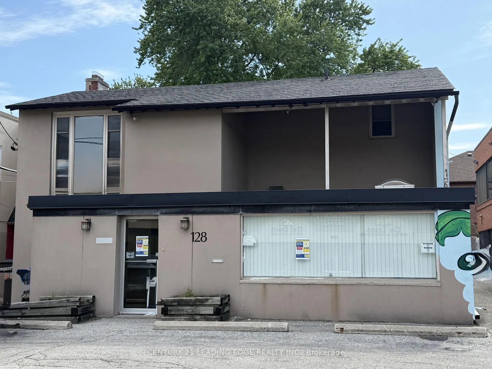 Photo of 203 Finch Avenue W