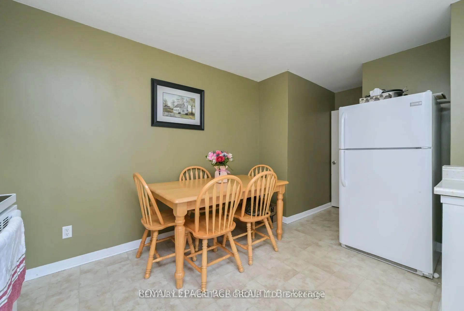 Photo 5 of 41 Evans Road, New Tecumseth, Alliston — HOMEH