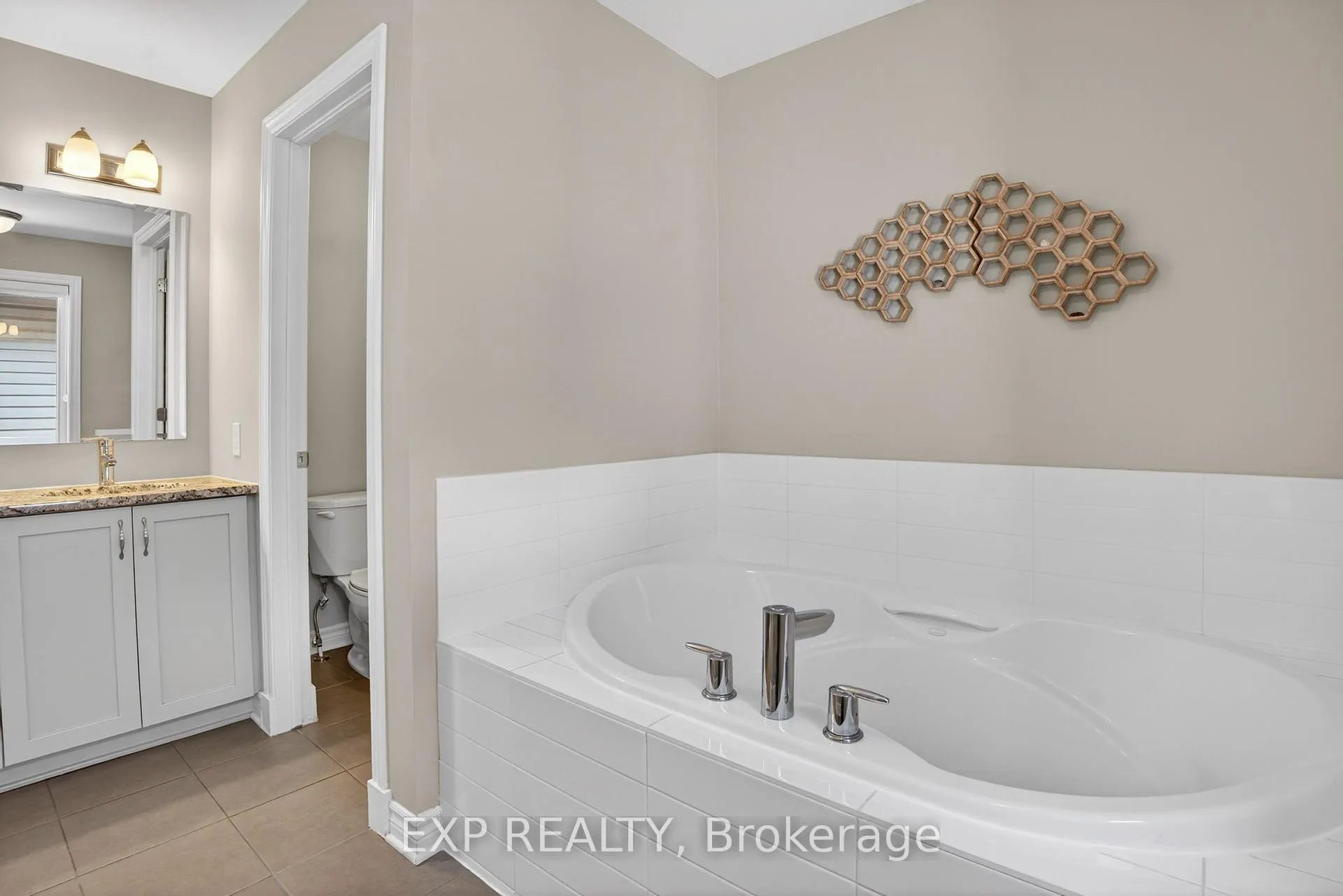 Photo 21 of 206 Mareth Way, Ottawa, Riverside South/Gloucester Glen — HOMEH