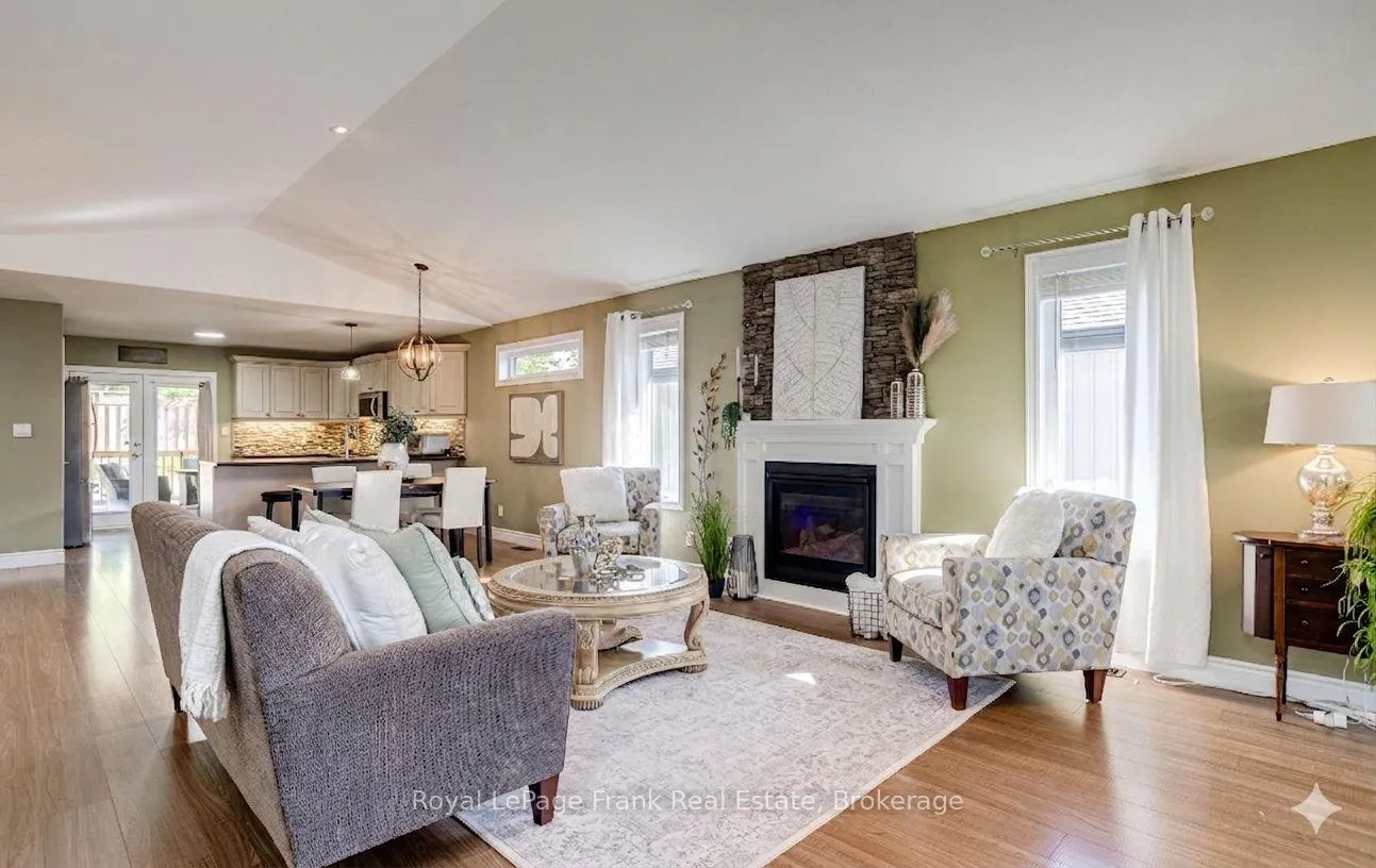 Photo 2 of 41 Cortland Way, Brighton — HOMEH