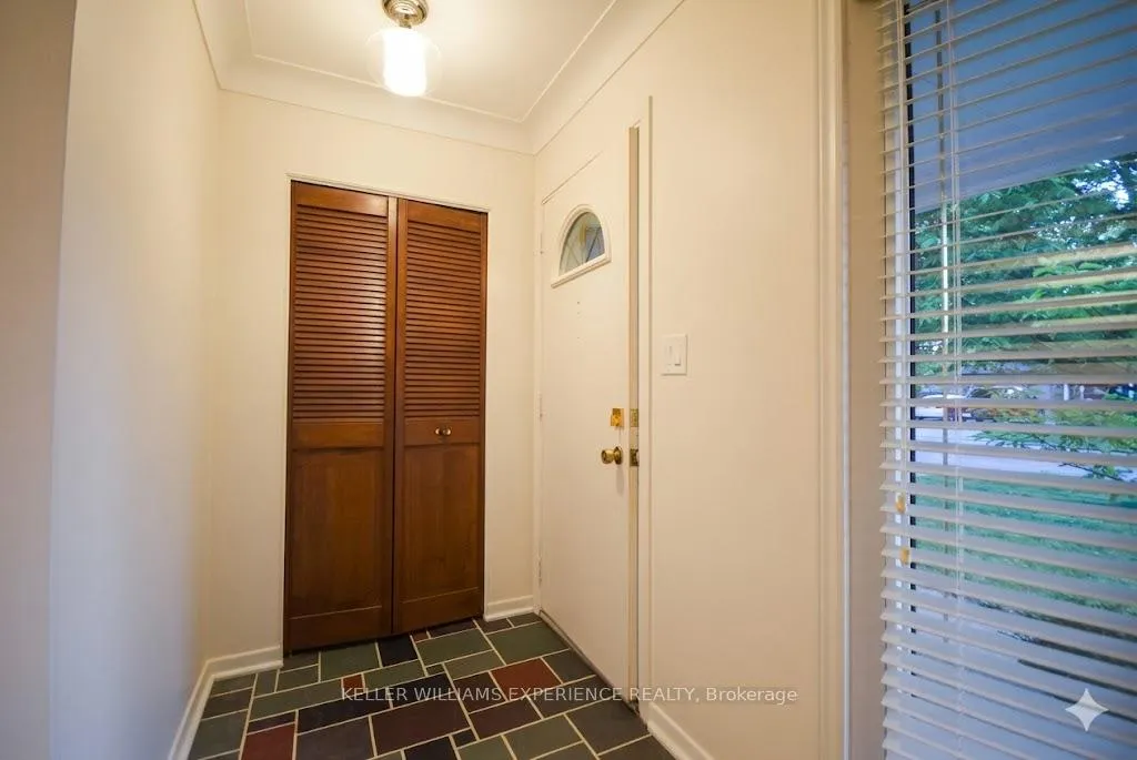 Photo 8 of 1290 Janisse Drive, Windsor — HOMEH