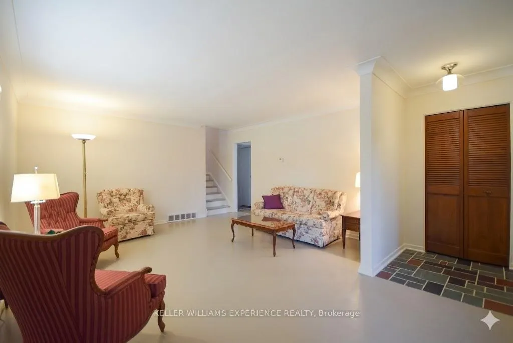 Photo 9 of 1290 Janisse Drive, Windsor — HOMEH