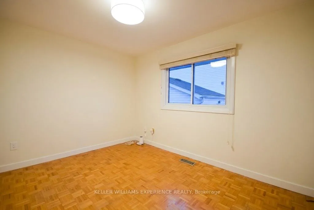 Photo 20 of 1290 Janisse Drive, Windsor — HOMEH