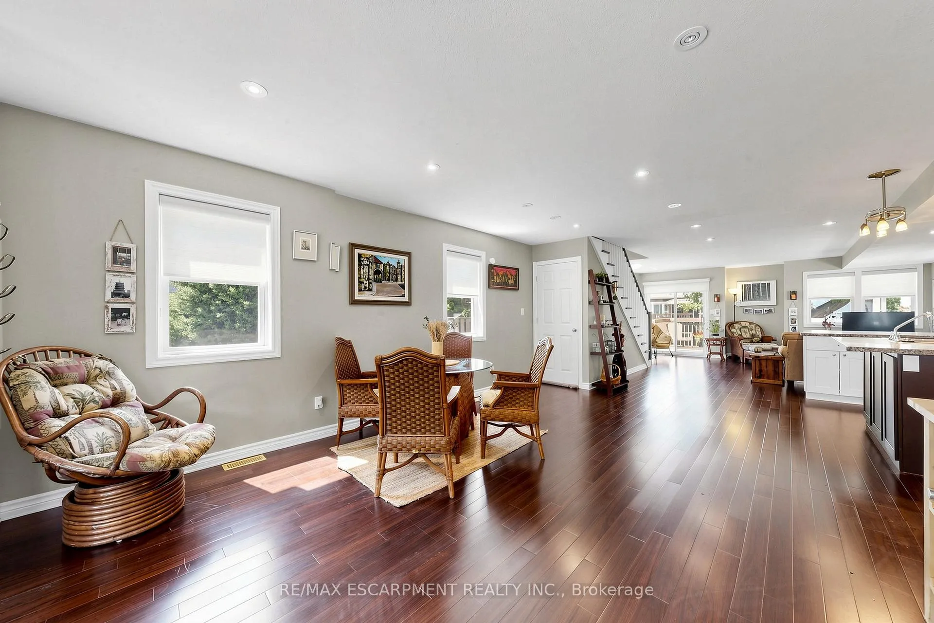 Photo 6 of 7 Windermere Avenue, Hamilton, Hamilton Beach — HOMEH