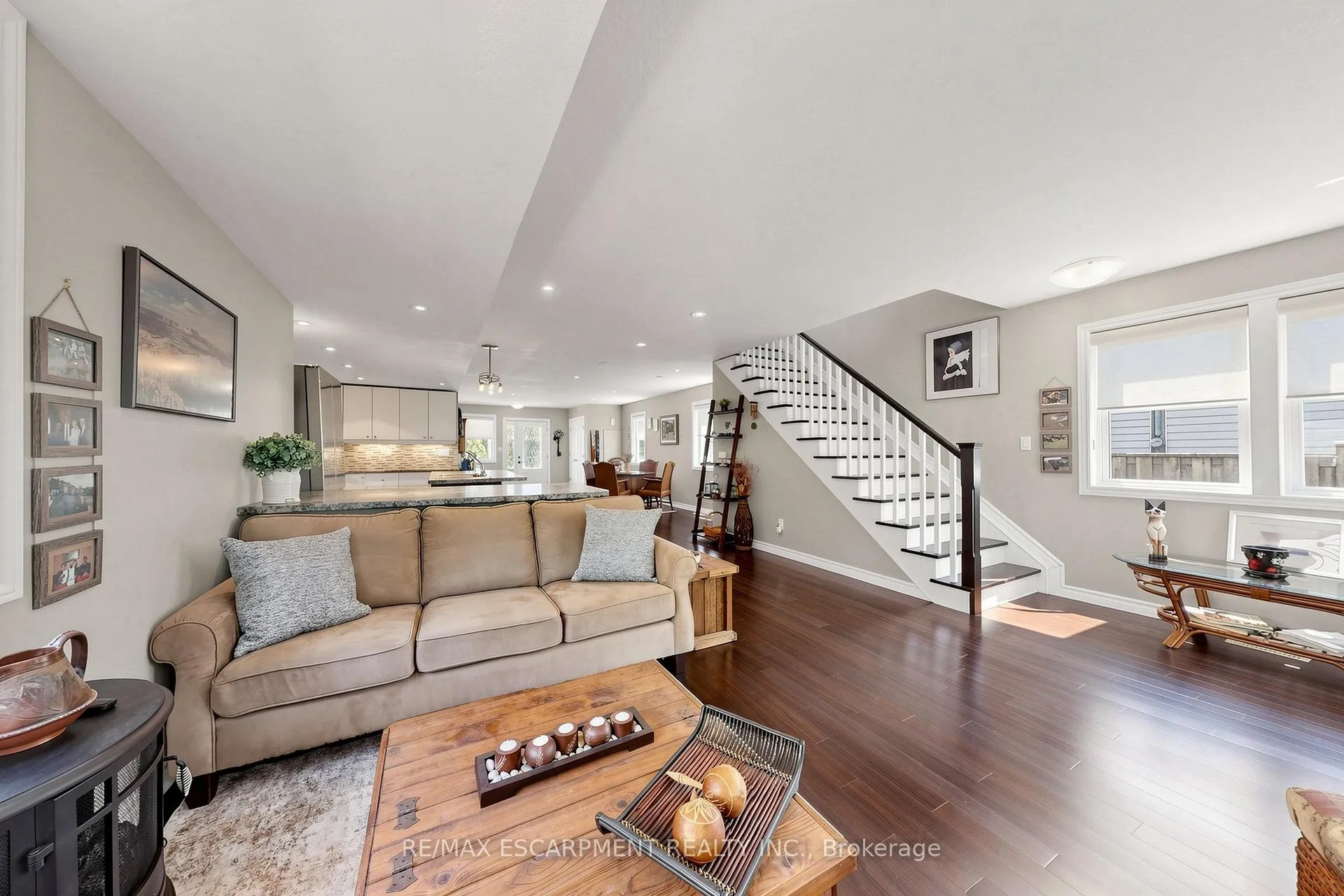 Photo 14 of 7 Windermere Avenue, Hamilton, Hamilton Beach — HOMEH