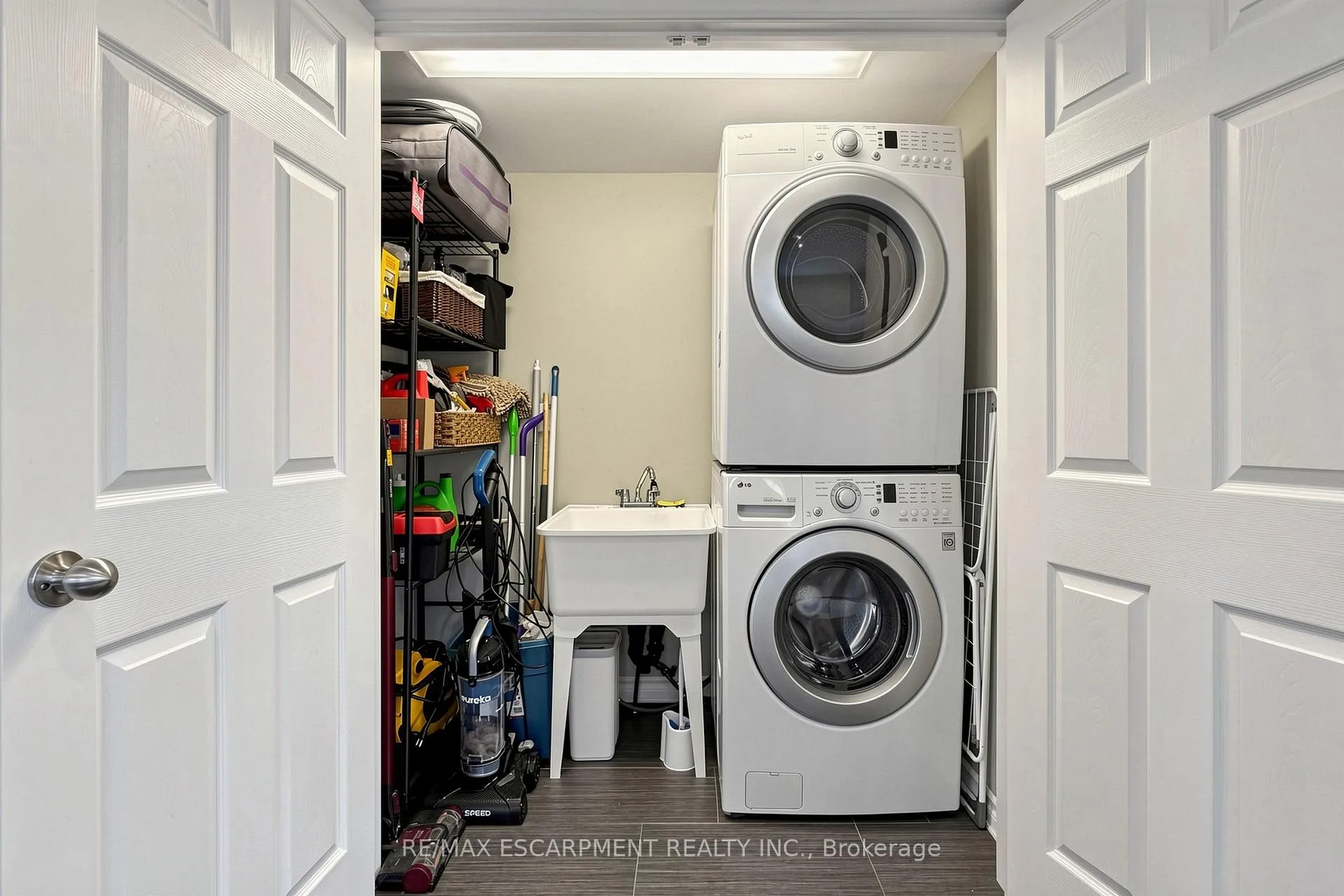 Photo 16 of 7 Windermere Avenue, Hamilton, Hamilton Beach — HOMEH
