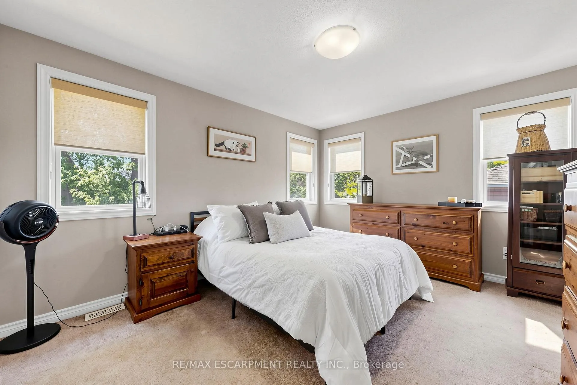 Photo 17 of 7 Windermere Avenue, Hamilton, Hamilton Beach — HOMEH