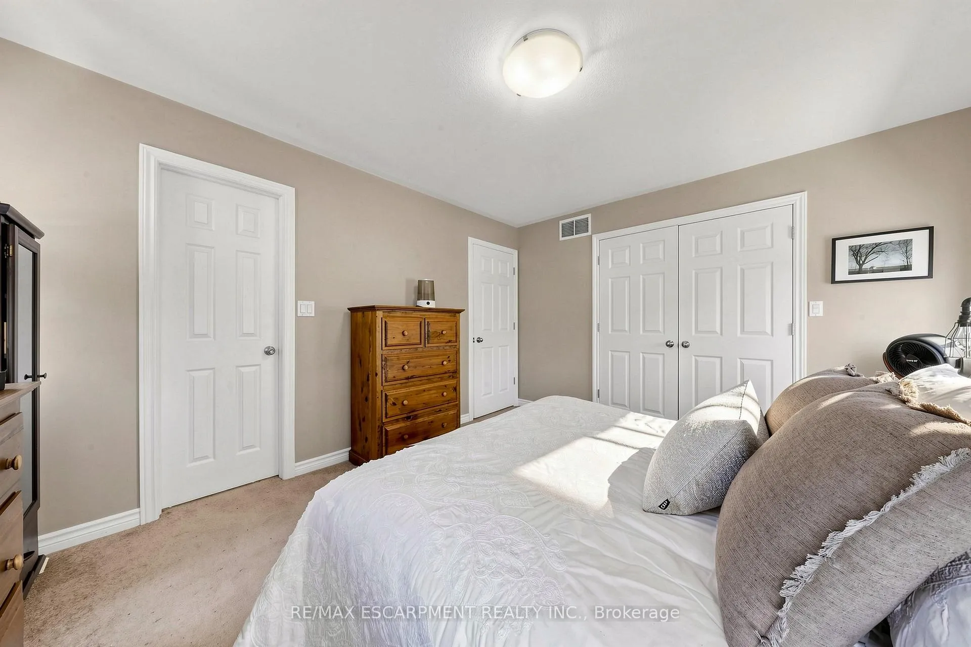Photo 18 of 7 Windermere Avenue, Hamilton, Hamilton Beach — HOMEH
