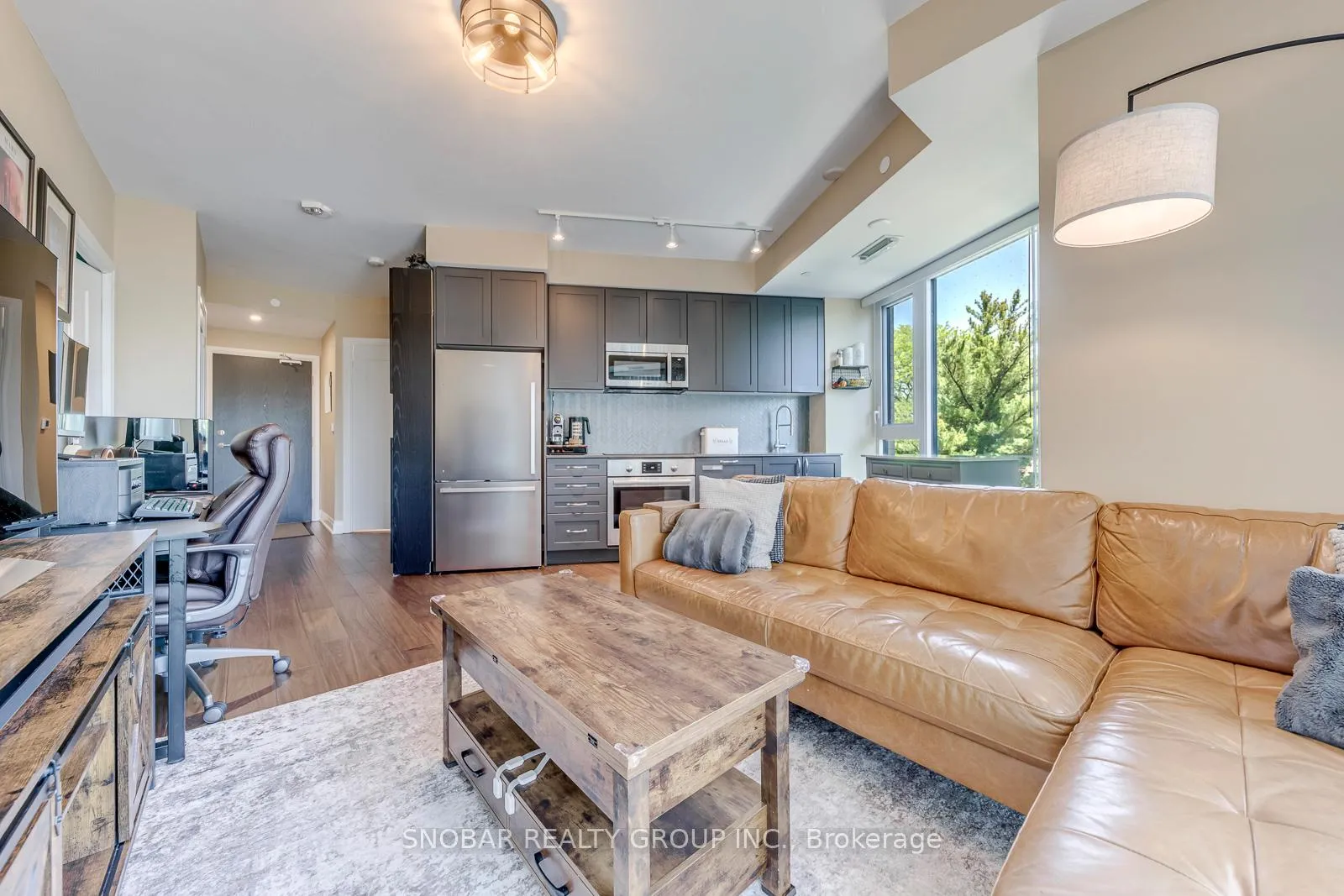 Photo 6 of Unit 310, 293 The Kingsway, Etobicoke, Edenbridge-Humber Valley — HOMEH