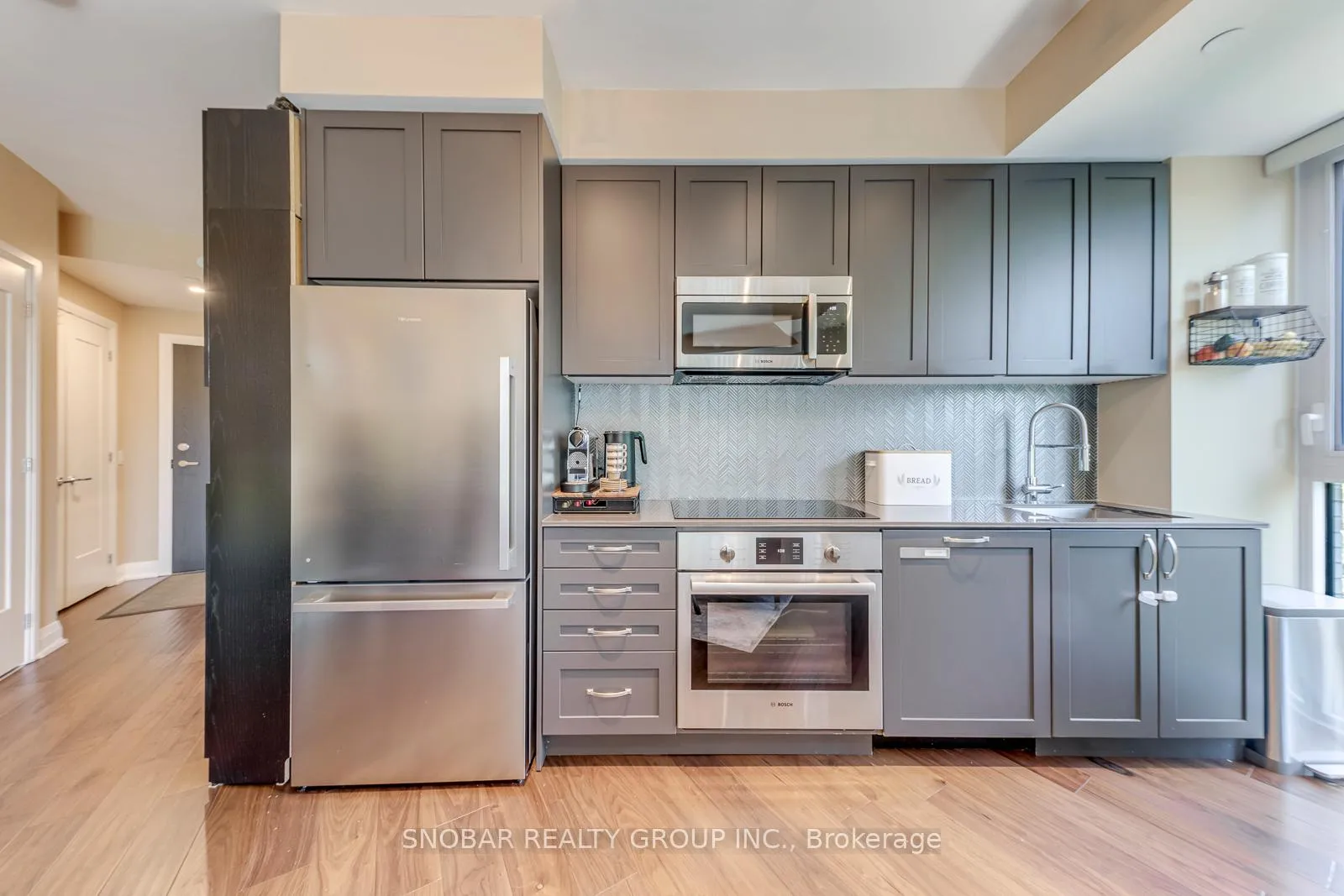 Photo 8 of Unit 310, 293 The Kingsway, Etobicoke, Edenbridge-Humber Valley — HOMEH