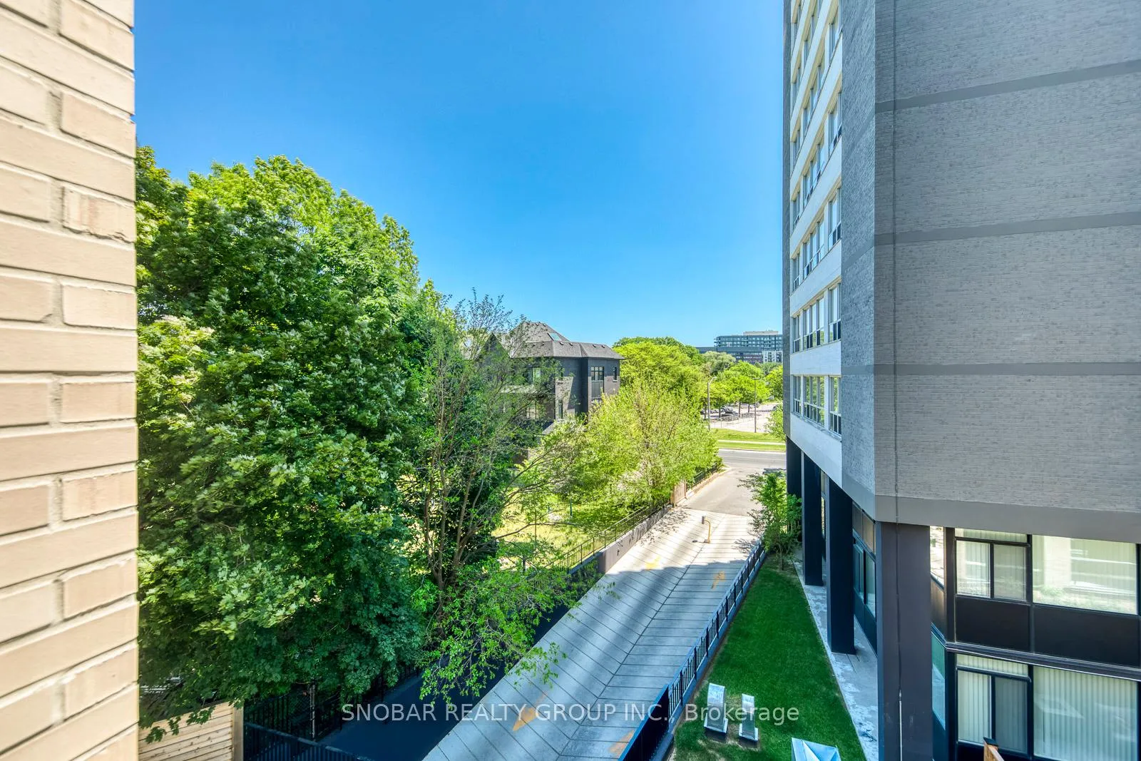 Photo 16 of Unit 310, 293 The Kingsway, Etobicoke, Edenbridge-Humber Valley — HOMEH
