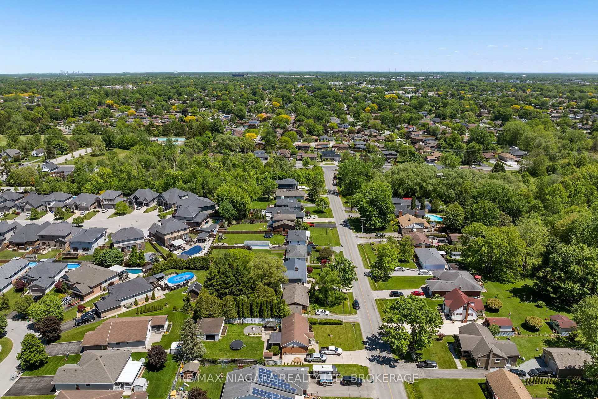 Photo 45 of 44 Chantler Road, Welland, West Welland — HOMEH