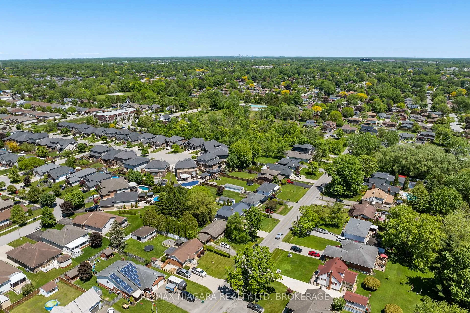 Photo 47 of 44 Chantler Road, Welland, West Welland — HOMEH