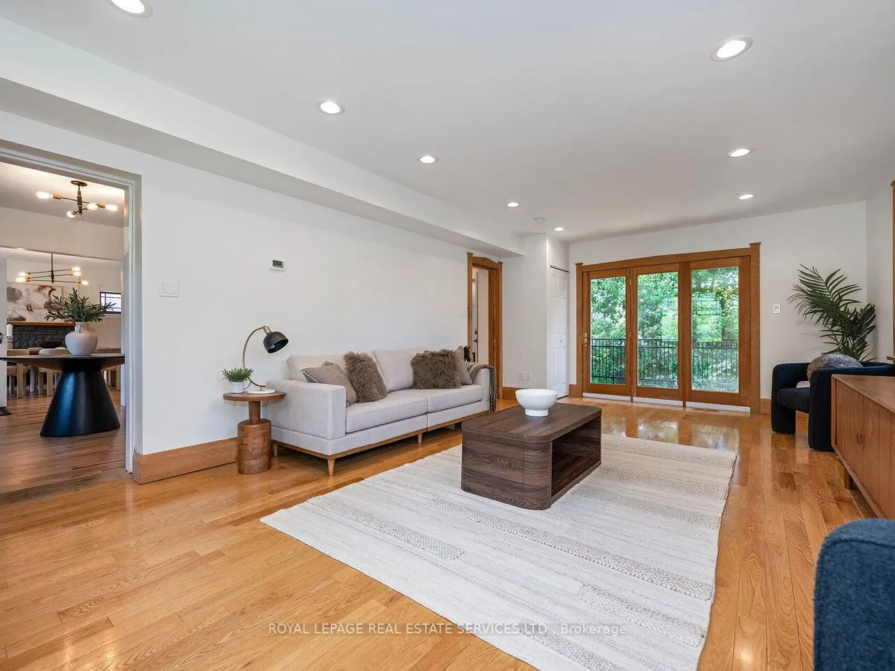 Photo 6 of 54 Oakfield Drive, Etobicoke, Stonegate-Queensway — HOMEH