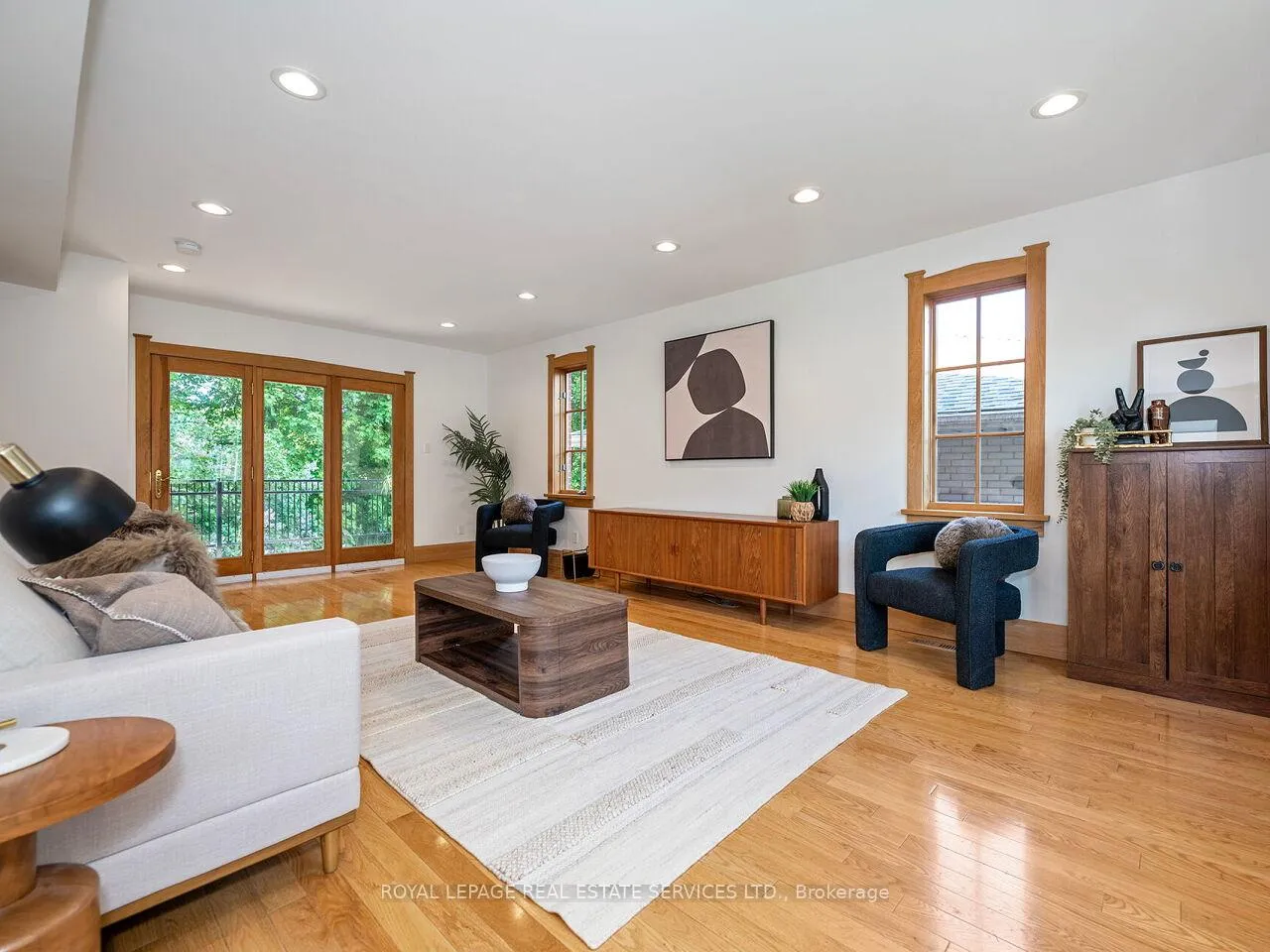 Photo 7 of 54 Oakfield Drive, Etobicoke, Stonegate-Queensway — HOMEH