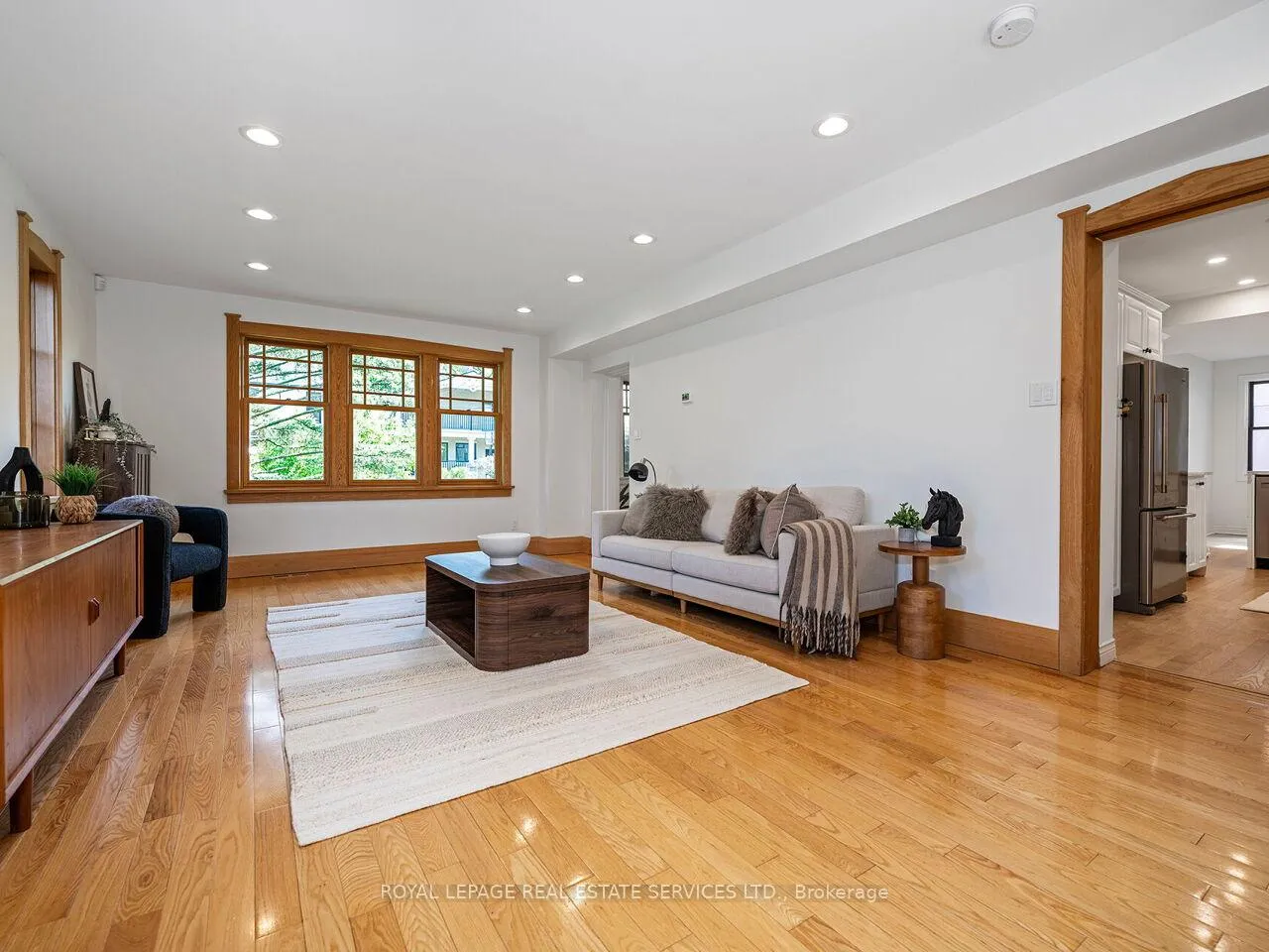 Photo 8 of 54 Oakfield Drive, Etobicoke, Stonegate-Queensway — HOMEH