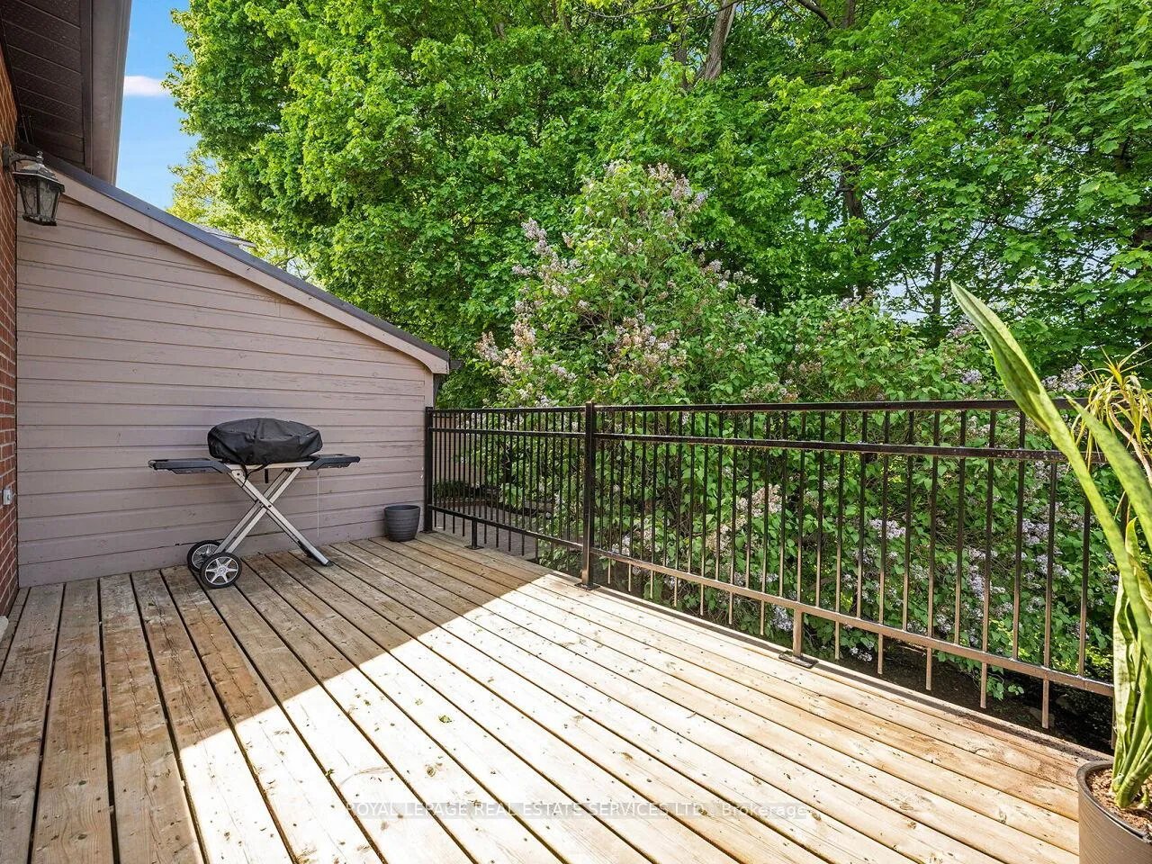 Photo 10 of 54 Oakfield Drive, Etobicoke, Stonegate-Queensway — HOMEH