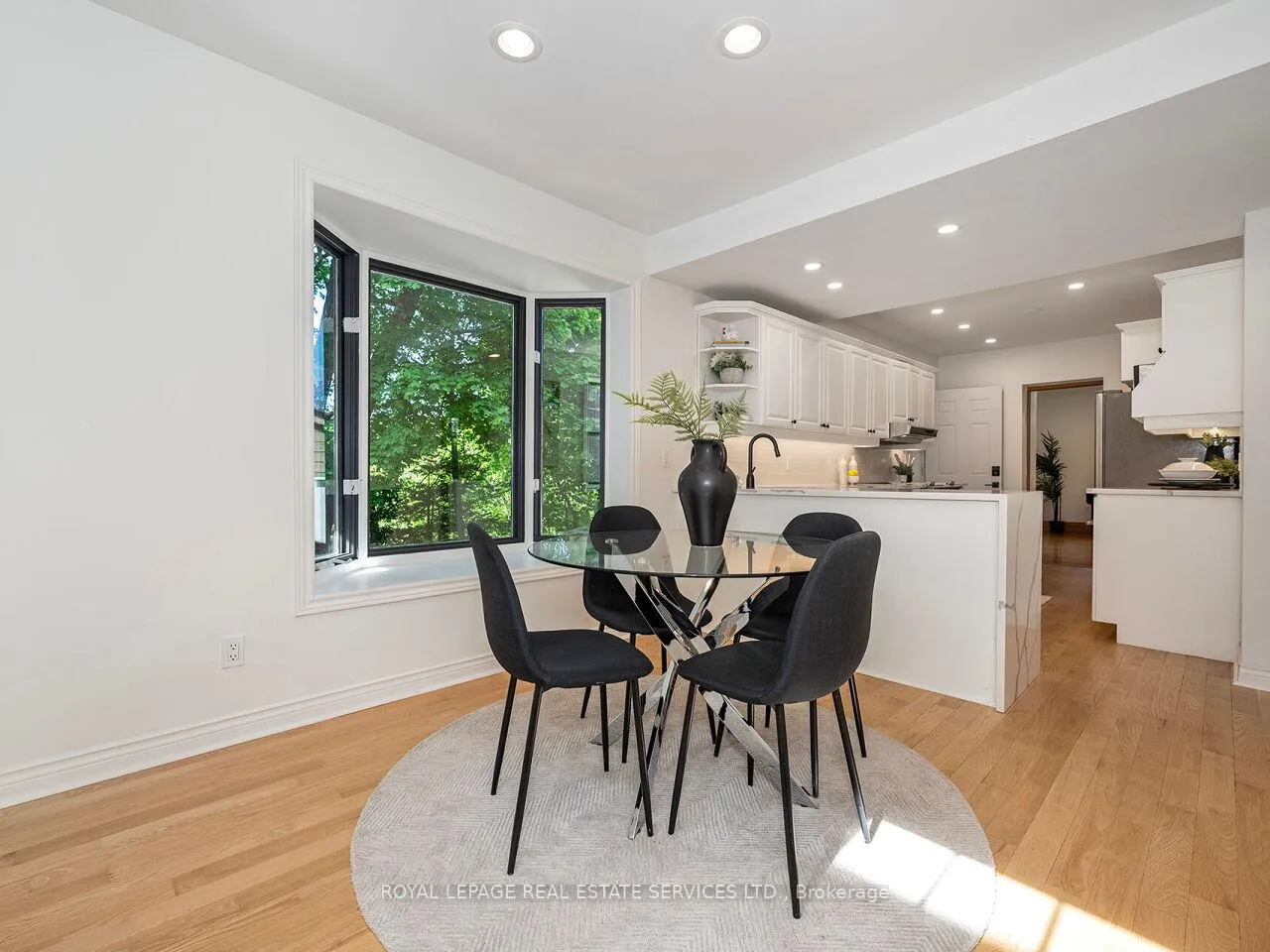 Photo 16 of 54 Oakfield Drive, Etobicoke, Stonegate-Queensway — HOMEH