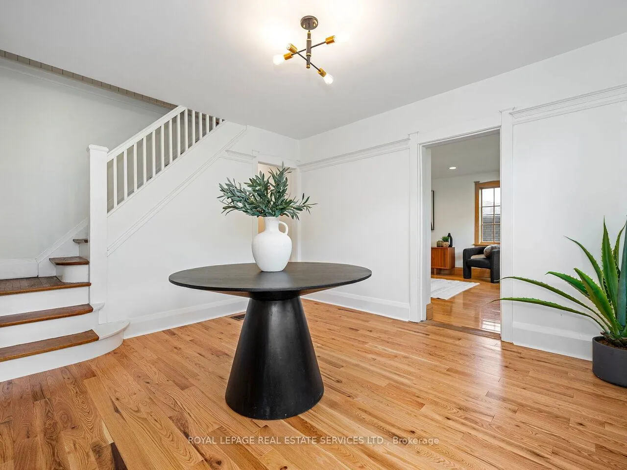 Photo 17 of 54 Oakfield Drive, Etobicoke, Stonegate-Queensway — HOMEH