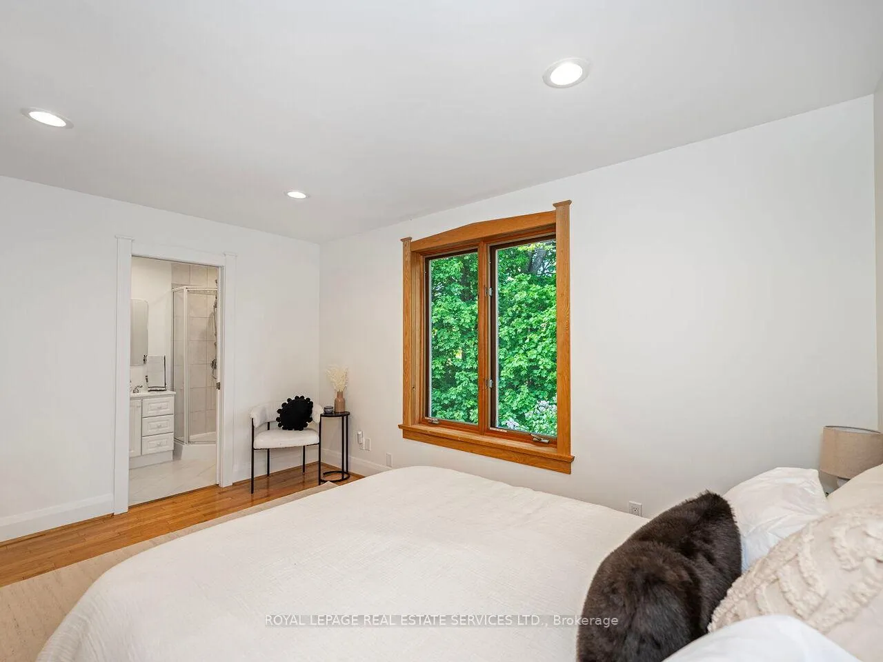 Photo 19 of 54 Oakfield Drive, Etobicoke, Stonegate-Queensway — HOMEH