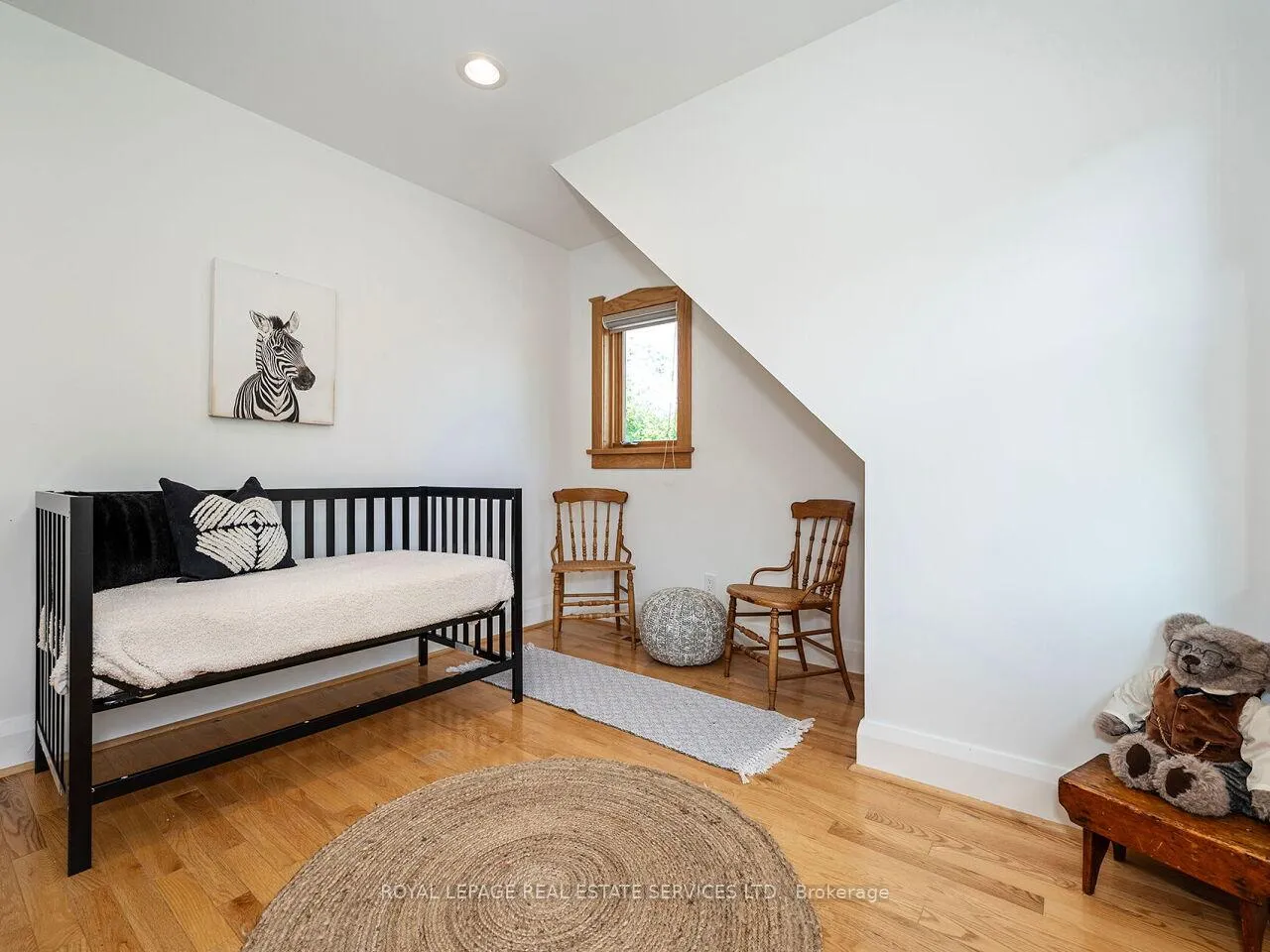 Photo 22 of 54 Oakfield Drive, Etobicoke, Stonegate-Queensway — HOMEH
