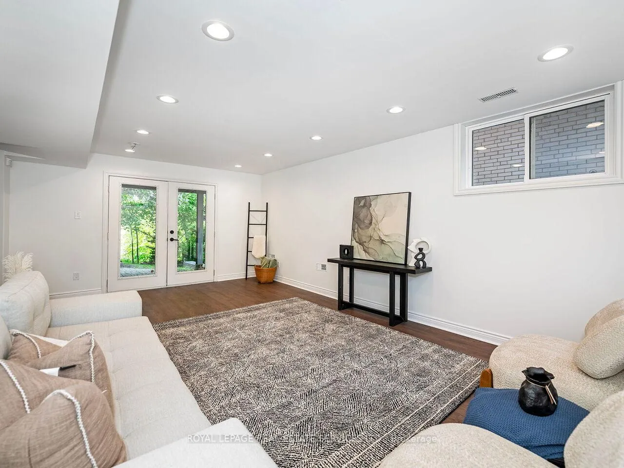 Photo 33 of 54 Oakfield Drive, Etobicoke, Stonegate-Queensway — HOMEH