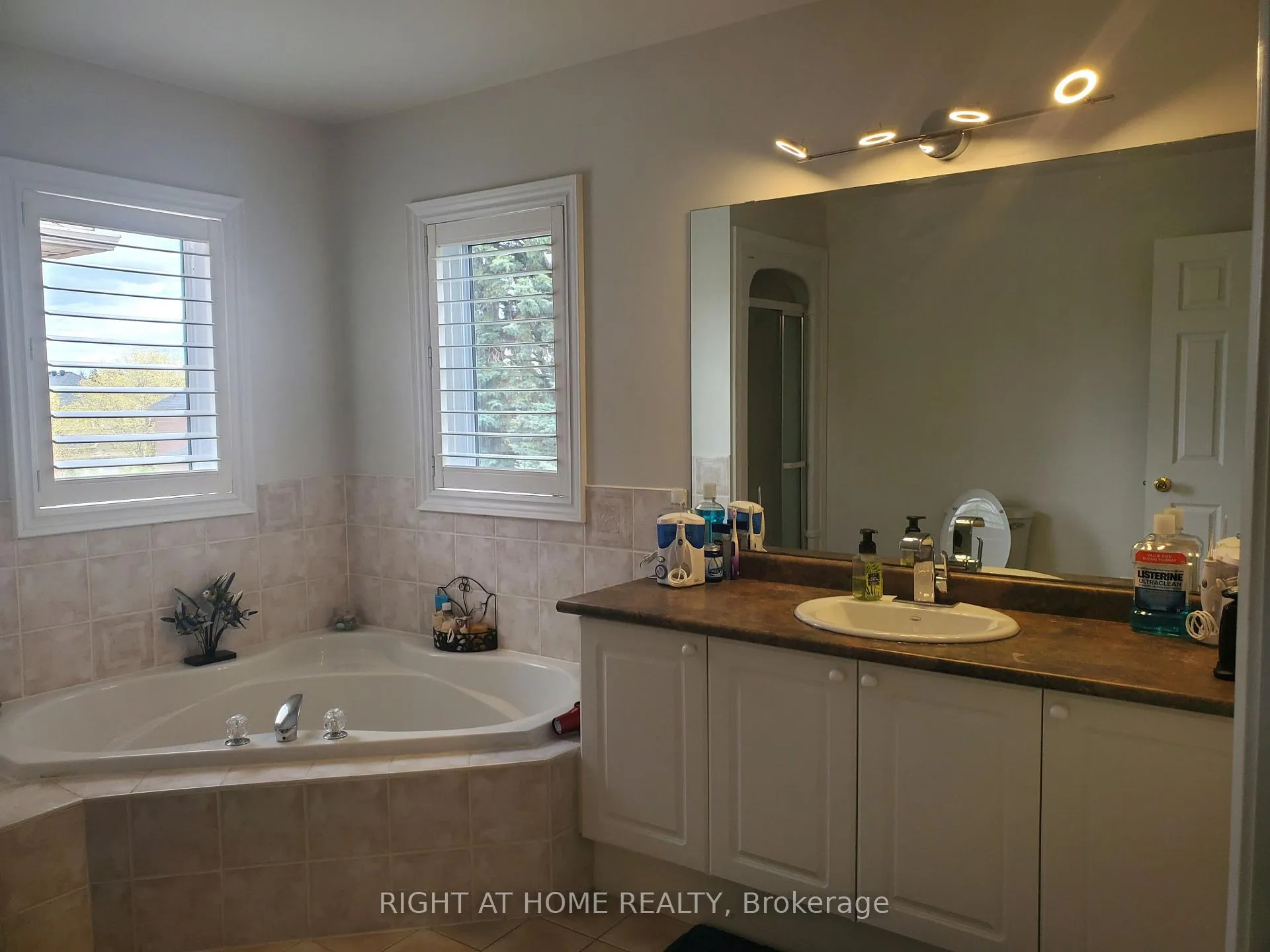 Photo 16 of 10 Red Ash Drive, Markham, Legacy — HOMEH