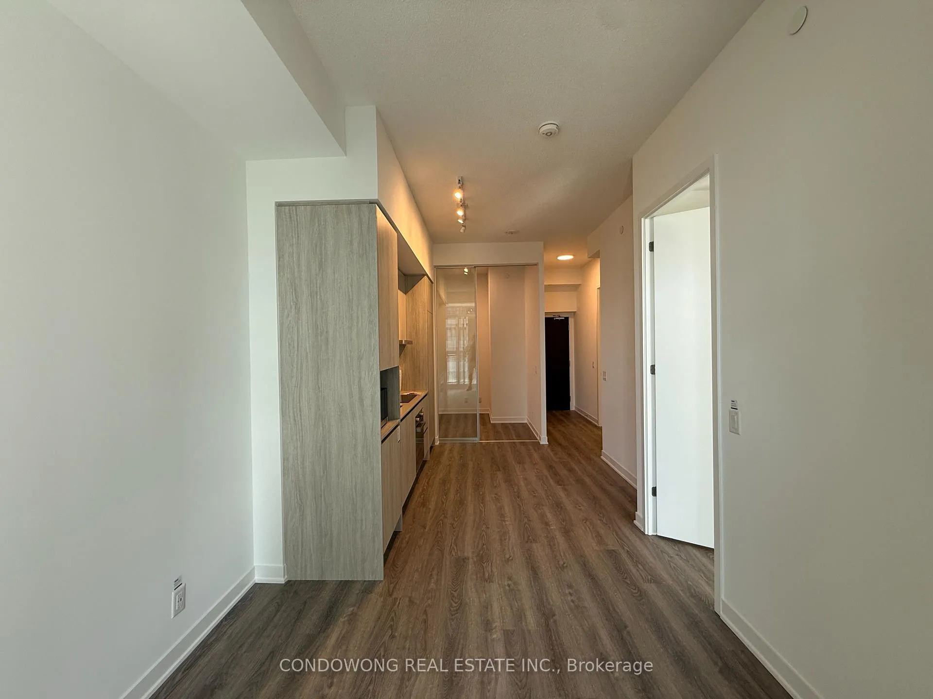 Photo 3 of Unit 2509, 180 Front Street E, Toronto, Moss Park — HOMEH
