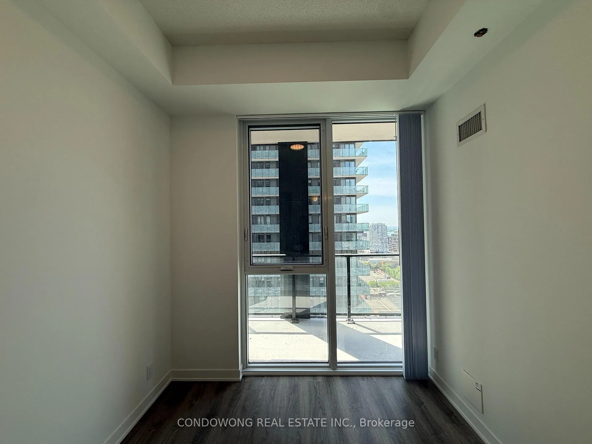 Photo 4 of Unit 2509, 180 Front Street E, Toronto, Moss Park — HOMEH