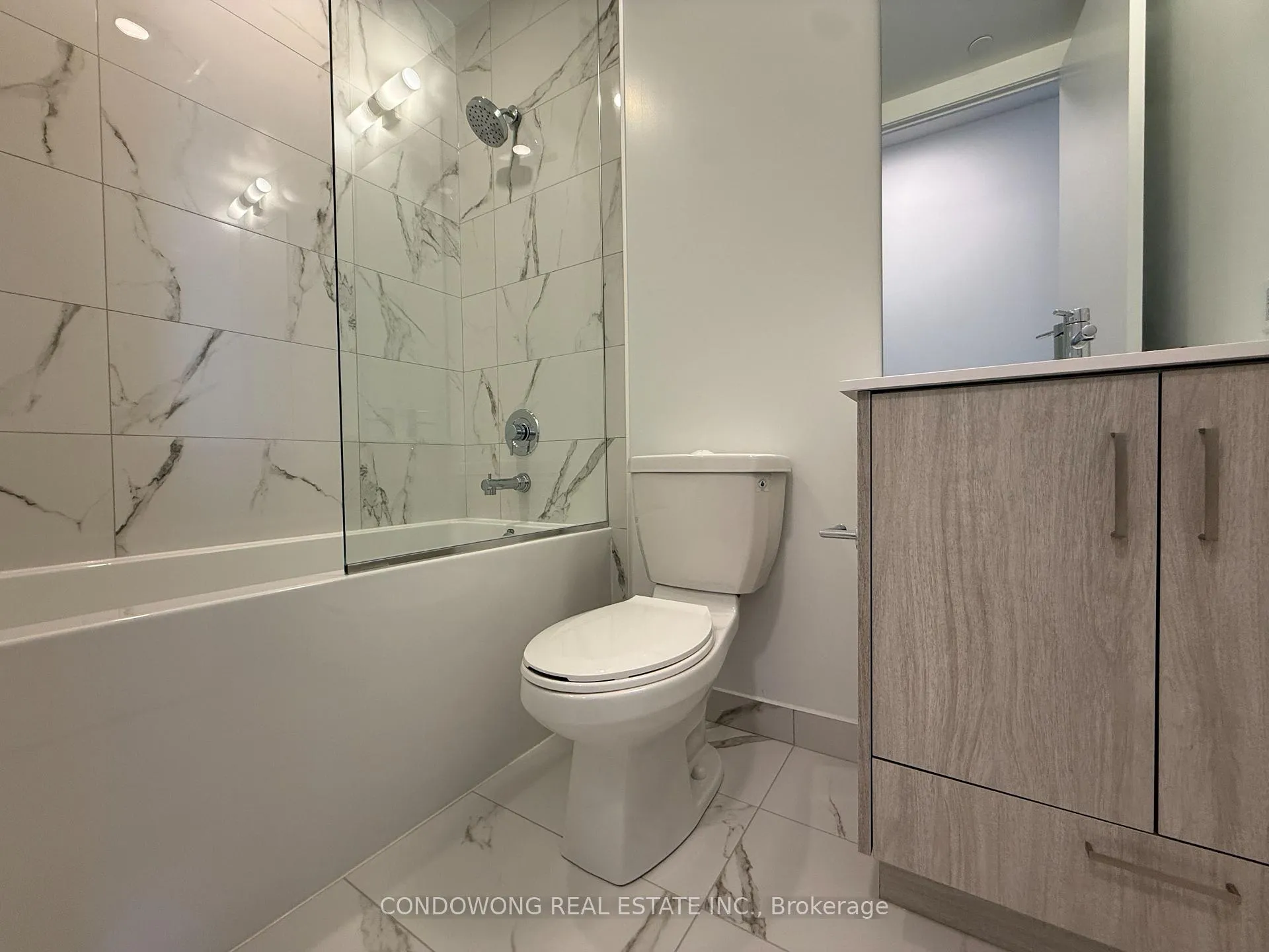 Photo 9 of Unit 2509, 180 Front Street E, Toronto, Moss Park — HOMEH