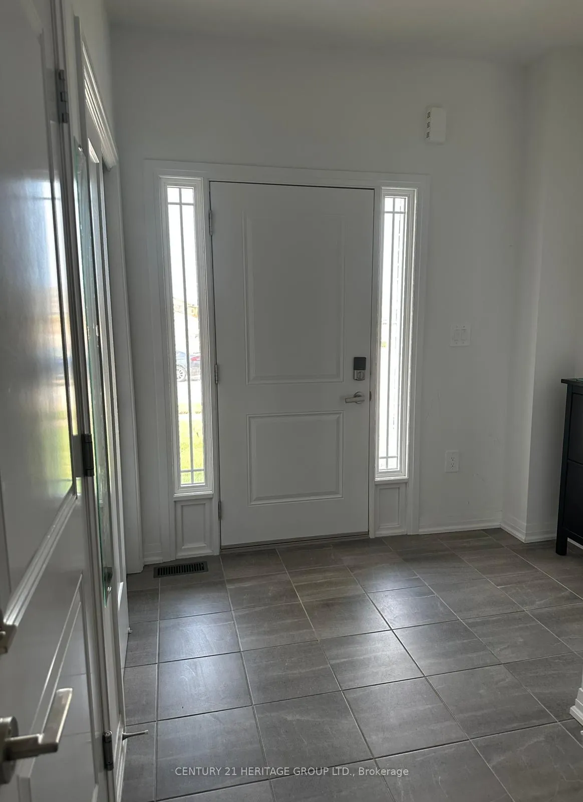 Photo 2 of 227 Cittadella Boulevard, Hamilton, Rural Glanbrook — HOMEH