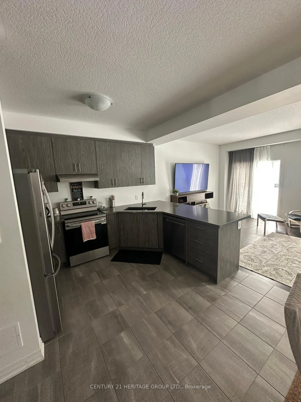 Photo 4 of 227 Cittadella Boulevard, Hamilton, Rural Glanbrook — HOMEH