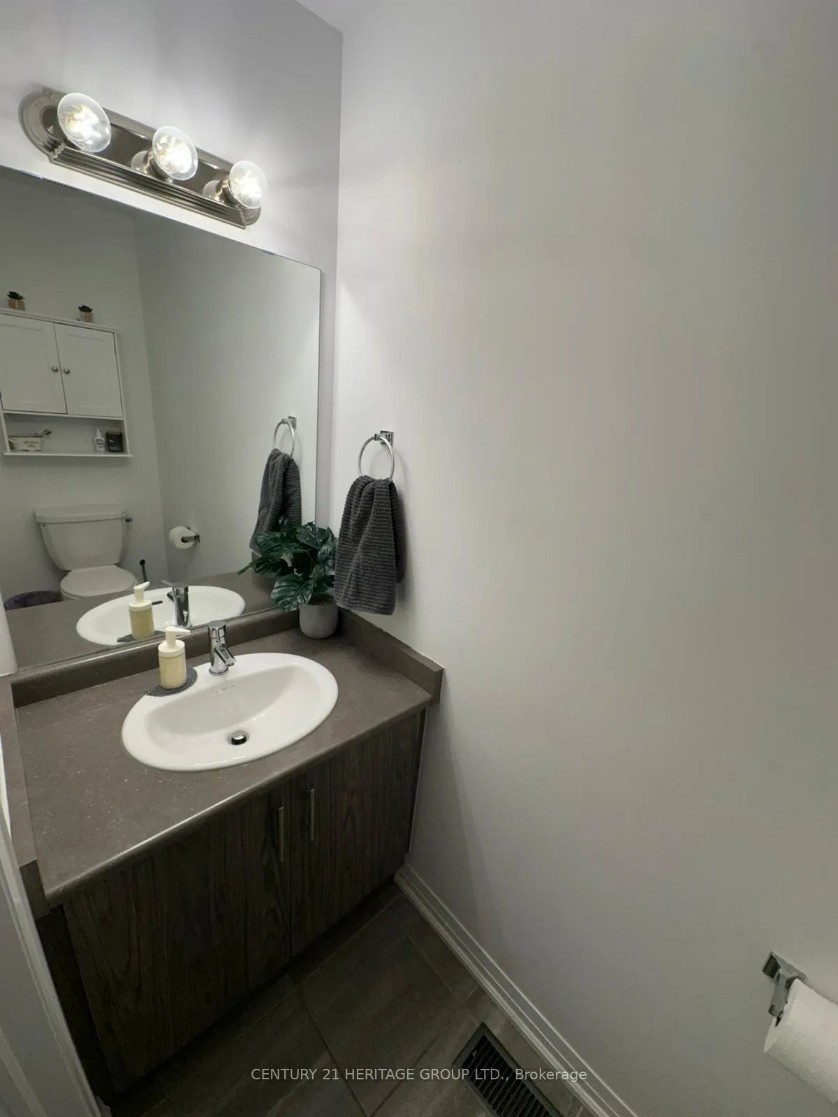 Photo 12 of 227 Cittadella Boulevard, Hamilton, Rural Glanbrook — HOMEH
