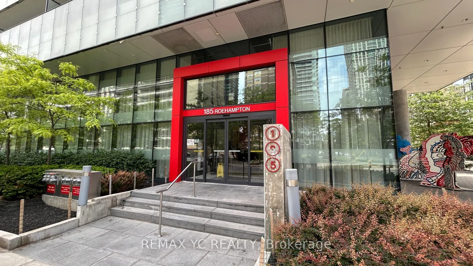 Photo 2 of Unit 2204, 185 Roehampton Avenue, Toronto, Mount Pleasant West — HOMEH