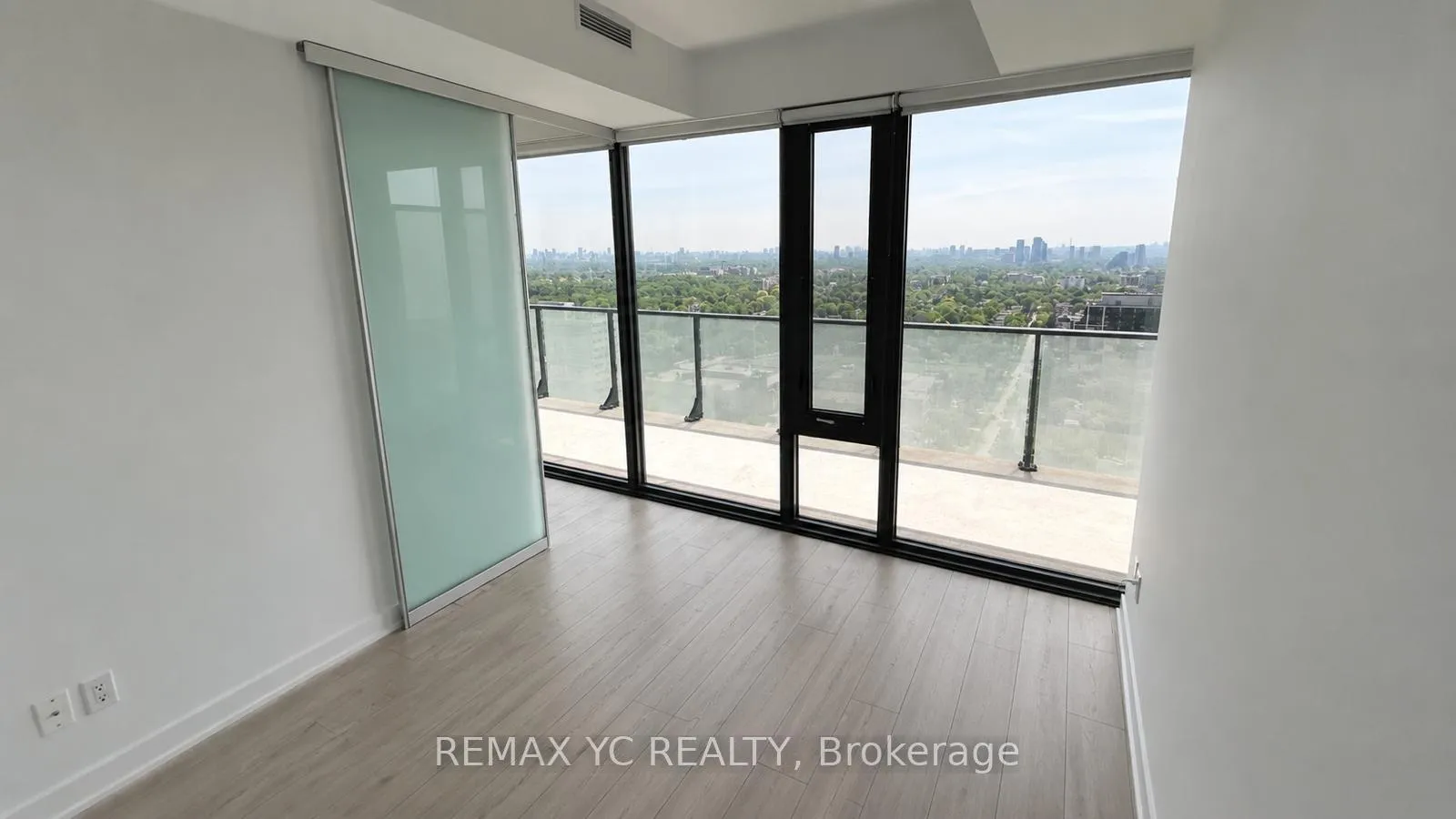 Photo 13 of Unit 2204, 185 Roehampton Avenue, Toronto, Mount Pleasant West — HOMEH