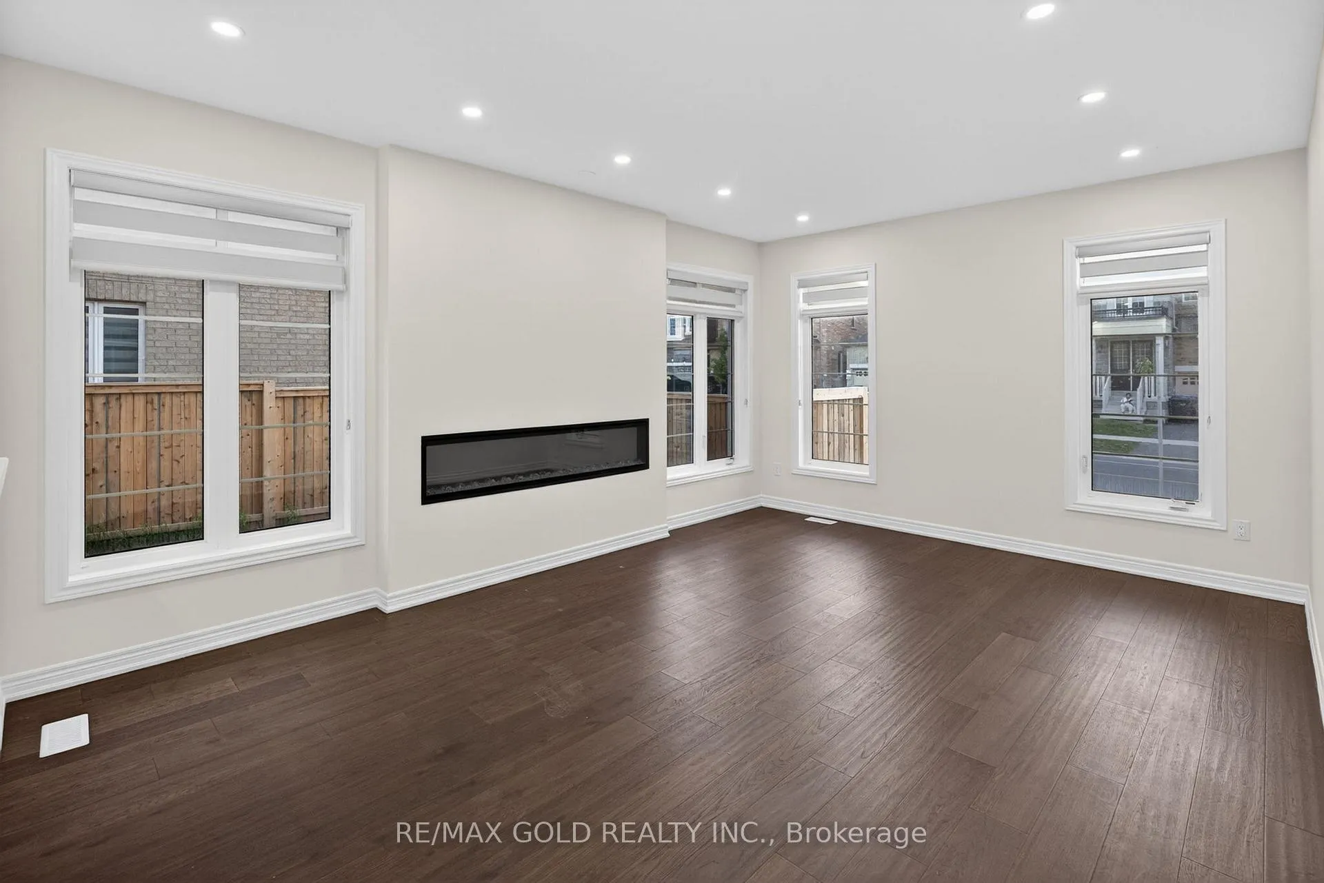 Photo 9 of 556 Brisdale Drive, Brampton, Credit Valley — HOMEH