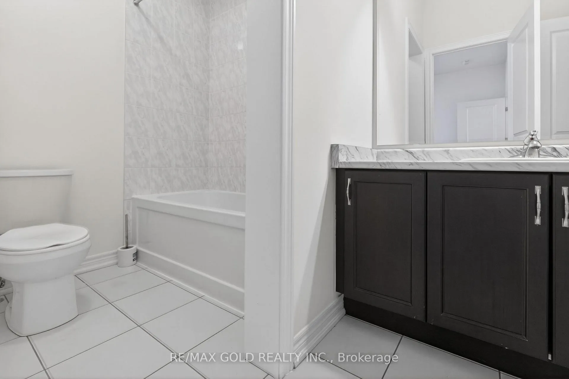 Photo 12 of 556 Brisdale Drive, Brampton, Credit Valley — HOMEH