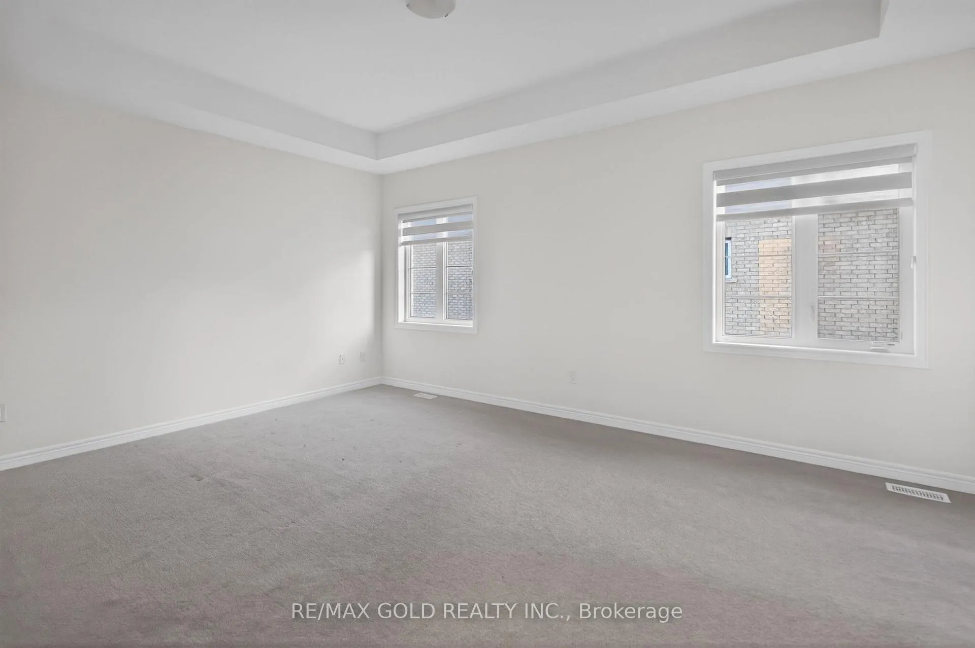 Photo 13 of 556 Brisdale Drive, Brampton, Credit Valley — HOMEH