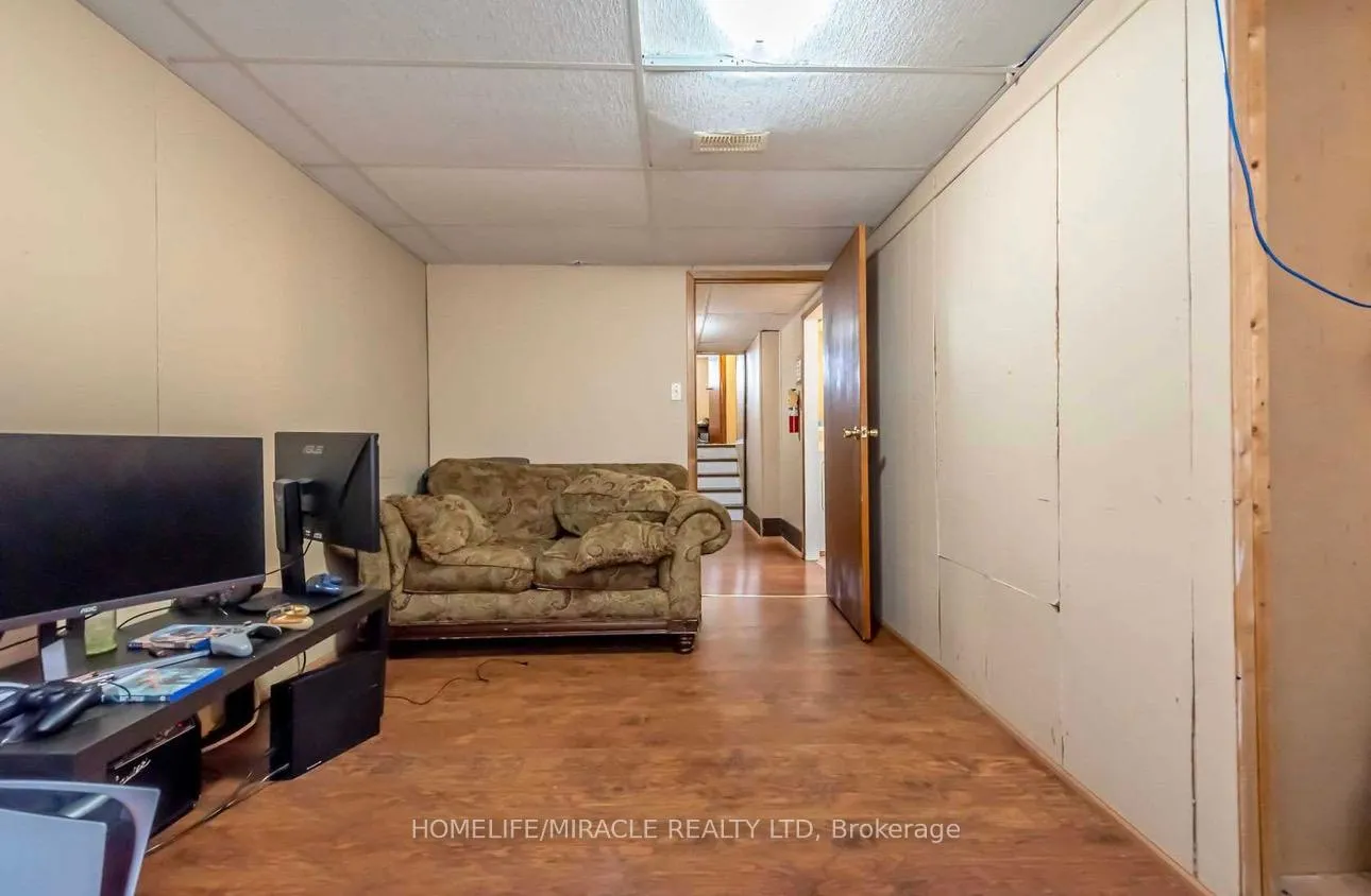 Photo 7 of Unit Bsmt, 90 Tupper Drive, Thorold, Confederation Heights — HOMEH