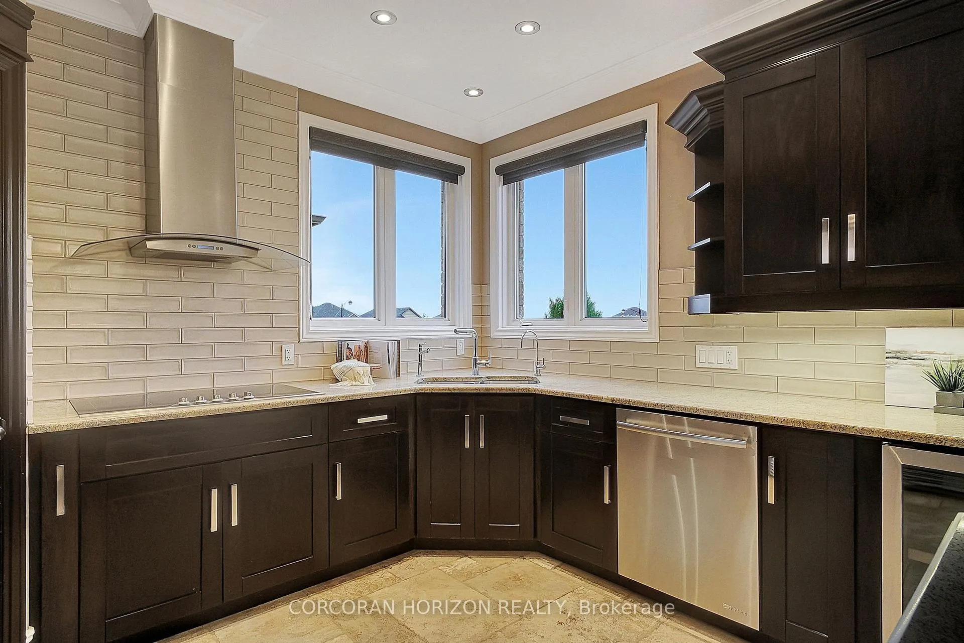 Photo 13 of 15 Mcwilliams Court, Cambridge, Christopher-Champlain — HOMEH