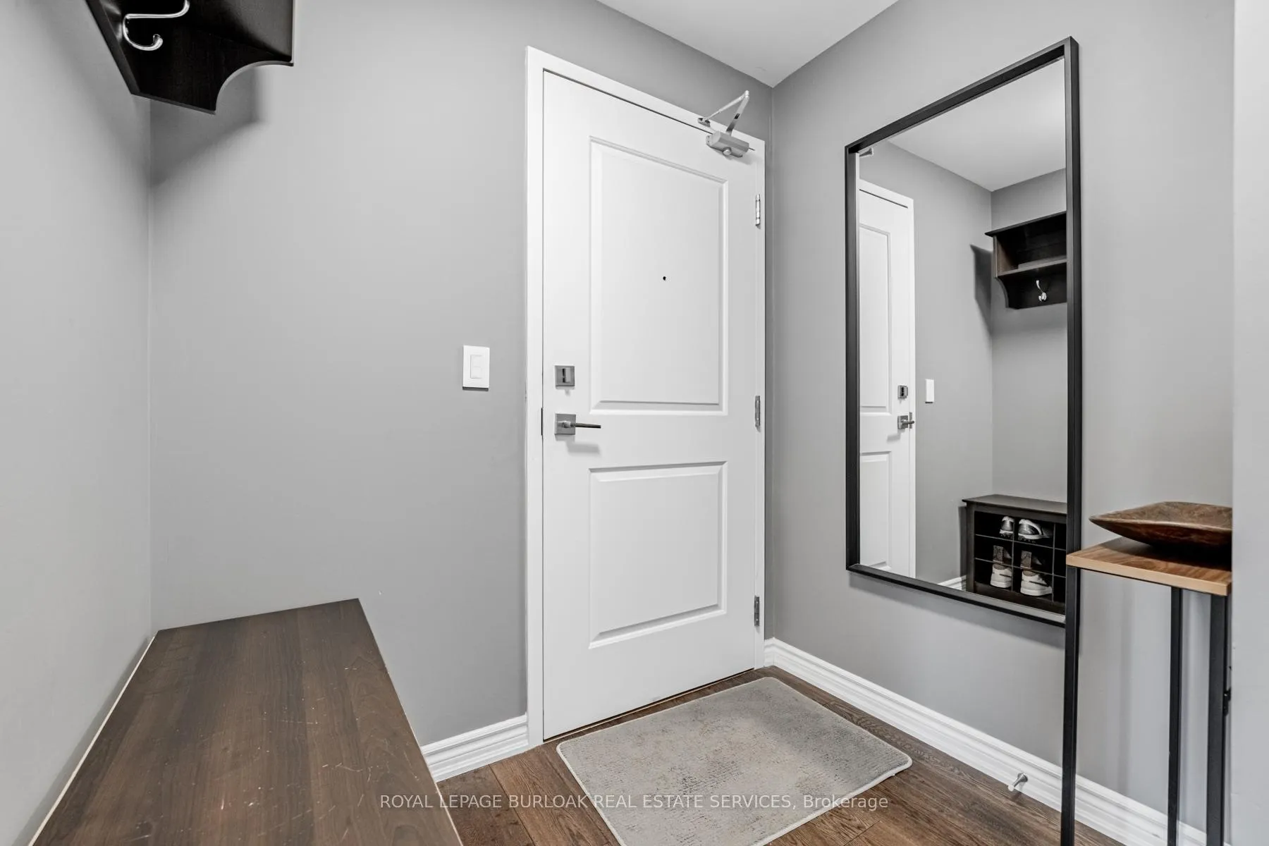 Photo 5 of Unit 209, 35 Southshore Crescent, Hamilton, Lakeshore — HOMEH