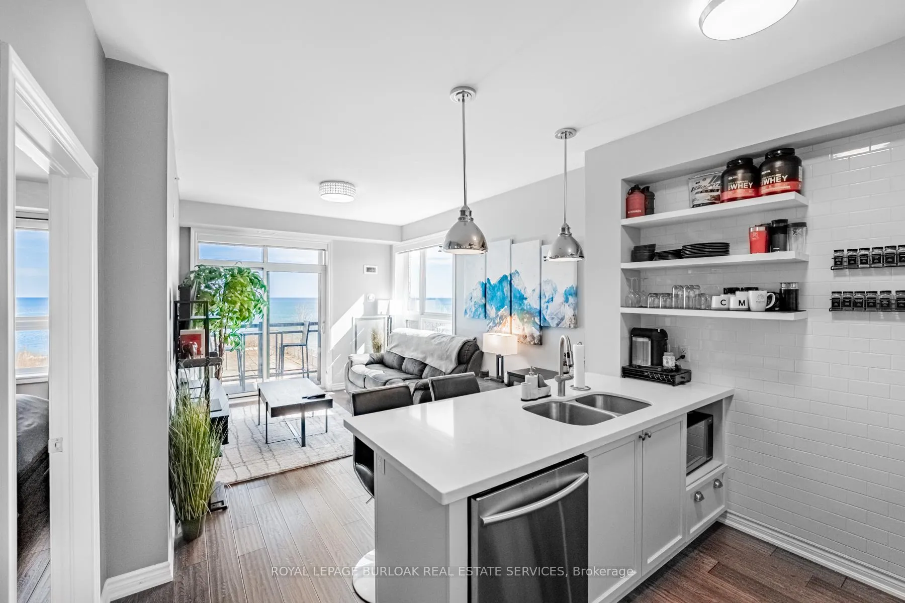 Photo 7 of Unit 209, 35 Southshore Crescent, Hamilton, Lakeshore — HOMEH