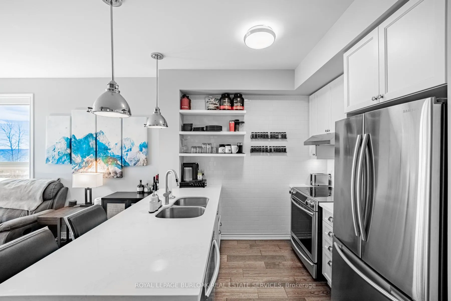 Photo 8 of Unit 209, 35 Southshore Crescent, Hamilton, Lakeshore — HOMEH