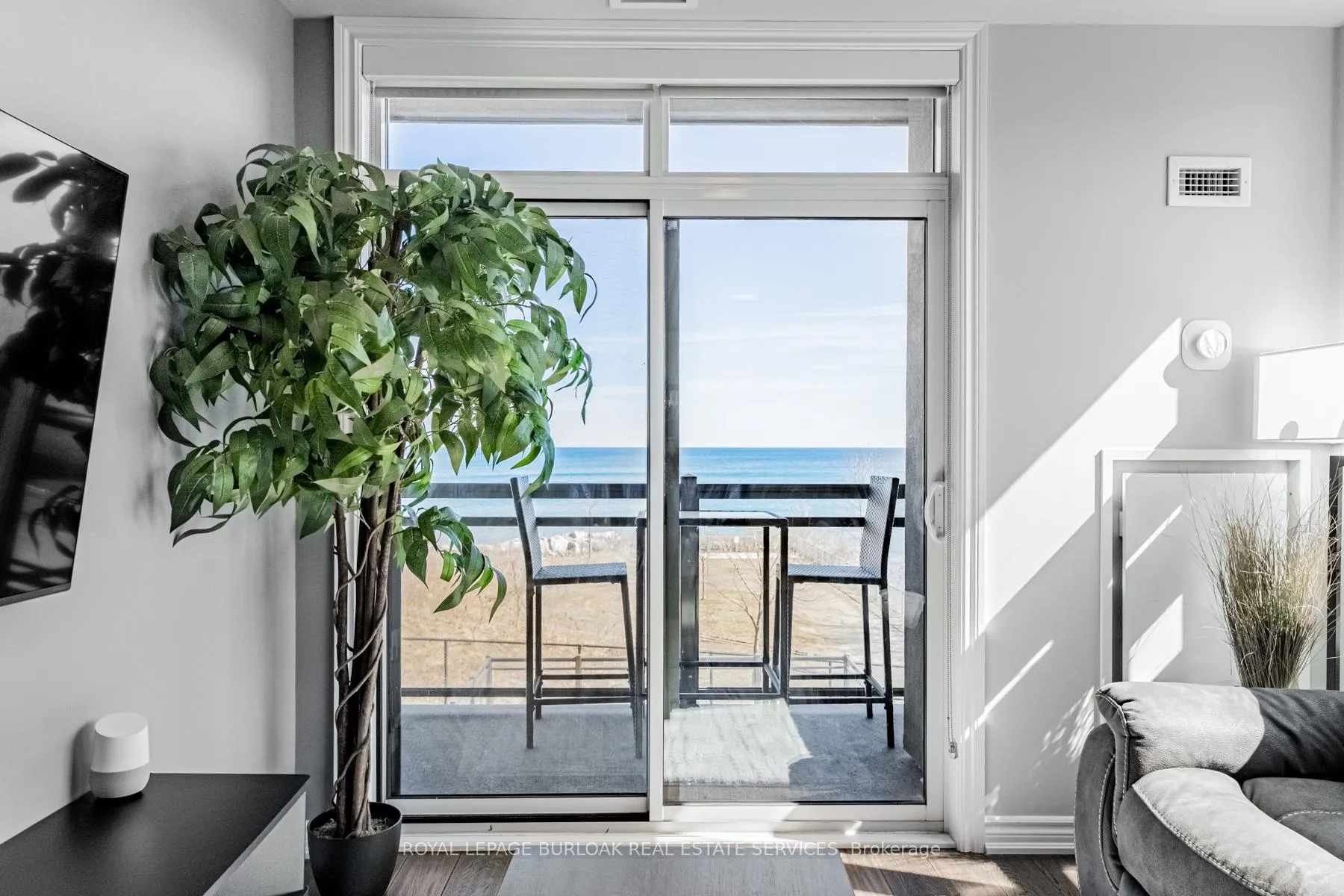 Photo 14 of Unit 209, 35 Southshore Crescent, Hamilton, Lakeshore — HOMEH