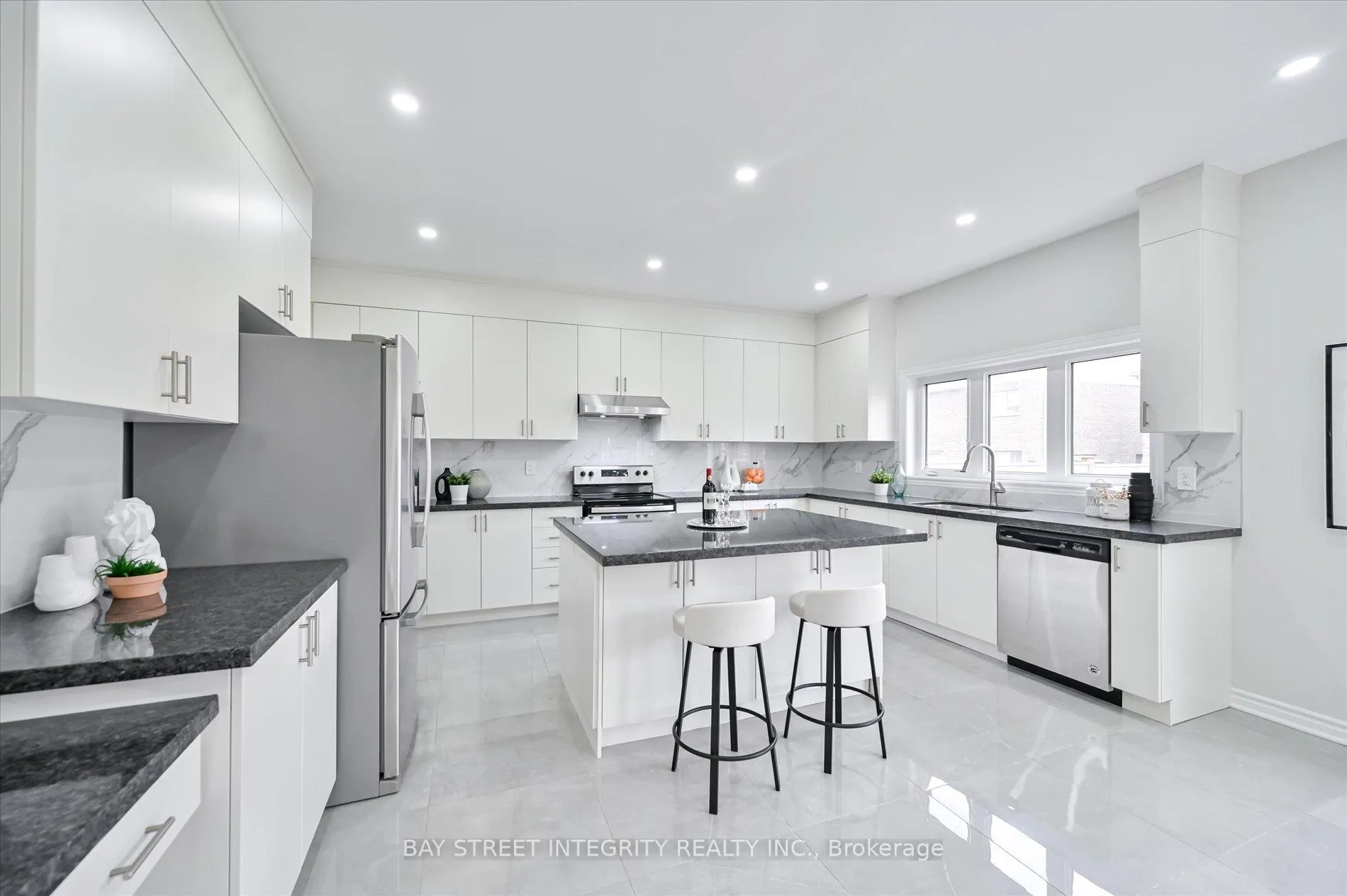 Photo 9 of 1726 Emberton Way, Innisfil, Alcona — HOMEH