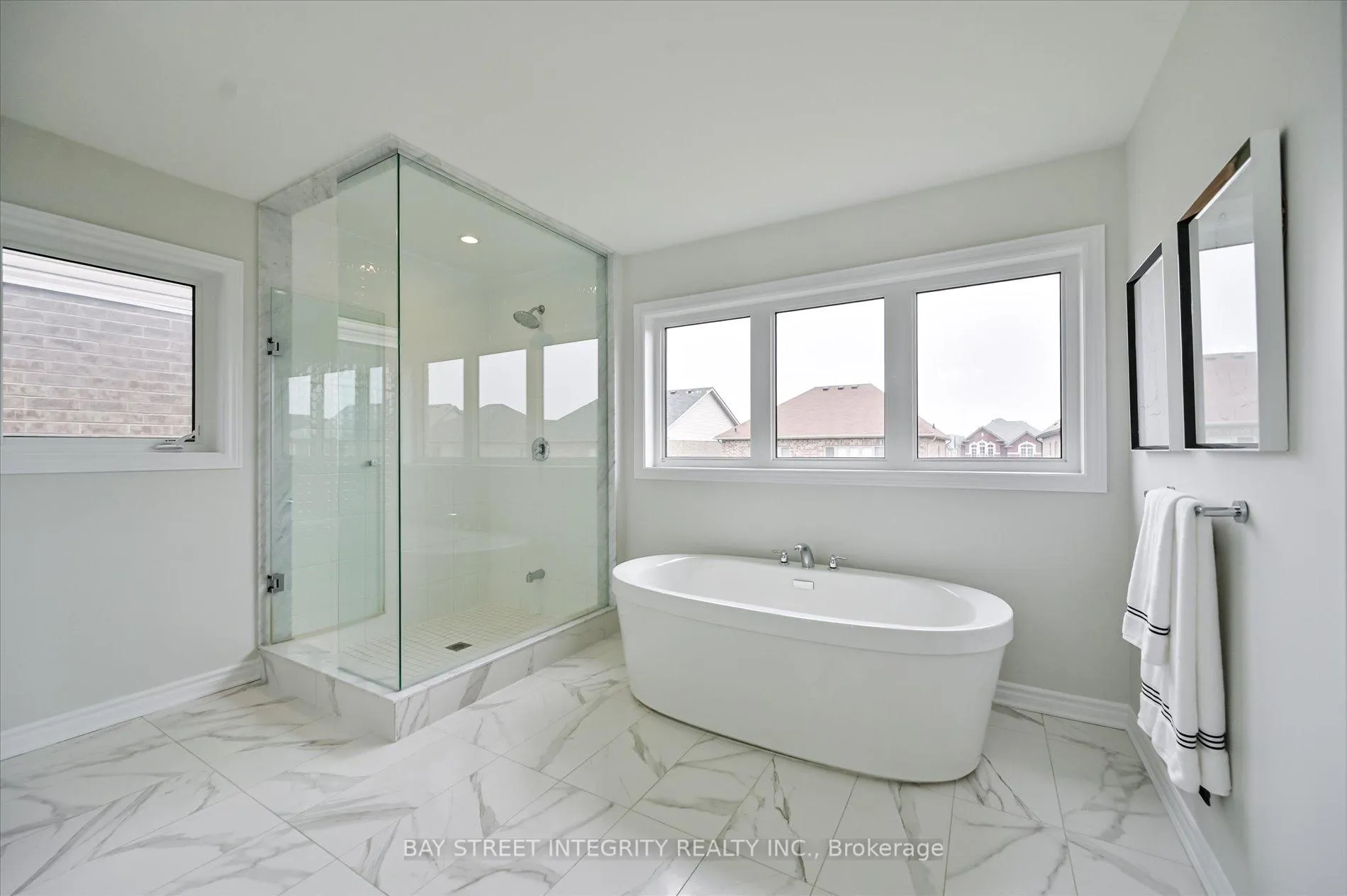 Photo 35 of 1726 Emberton Way, Innisfil, Alcona — HOMEH