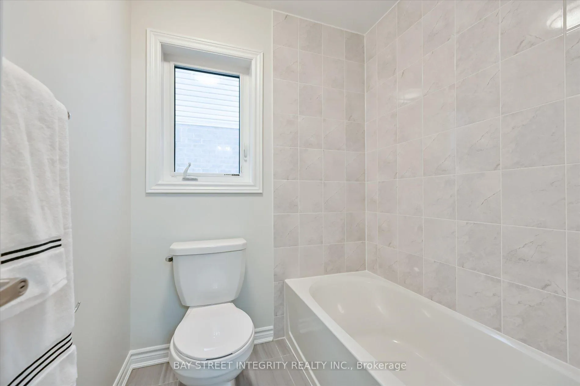 Photo 42 of 1726 Emberton Way, Innisfil, Alcona — HOMEH